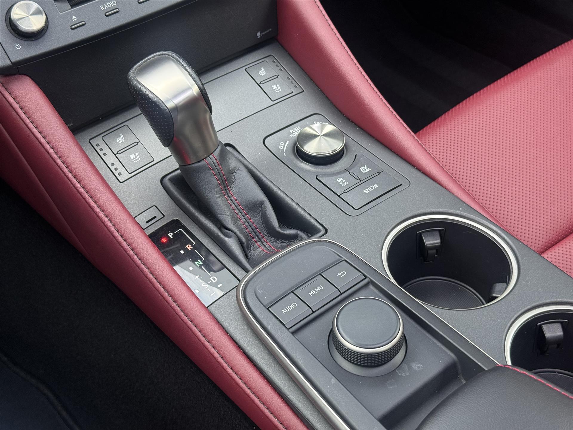 Lexus RC 300h F Sport Line | Schuifdak, Parkeersensoren, Stoelventilatie + verwarming, Leer, Dodehoekherkenning, Navigatie 48721420-29.jpg | Autobedrijf Gielen