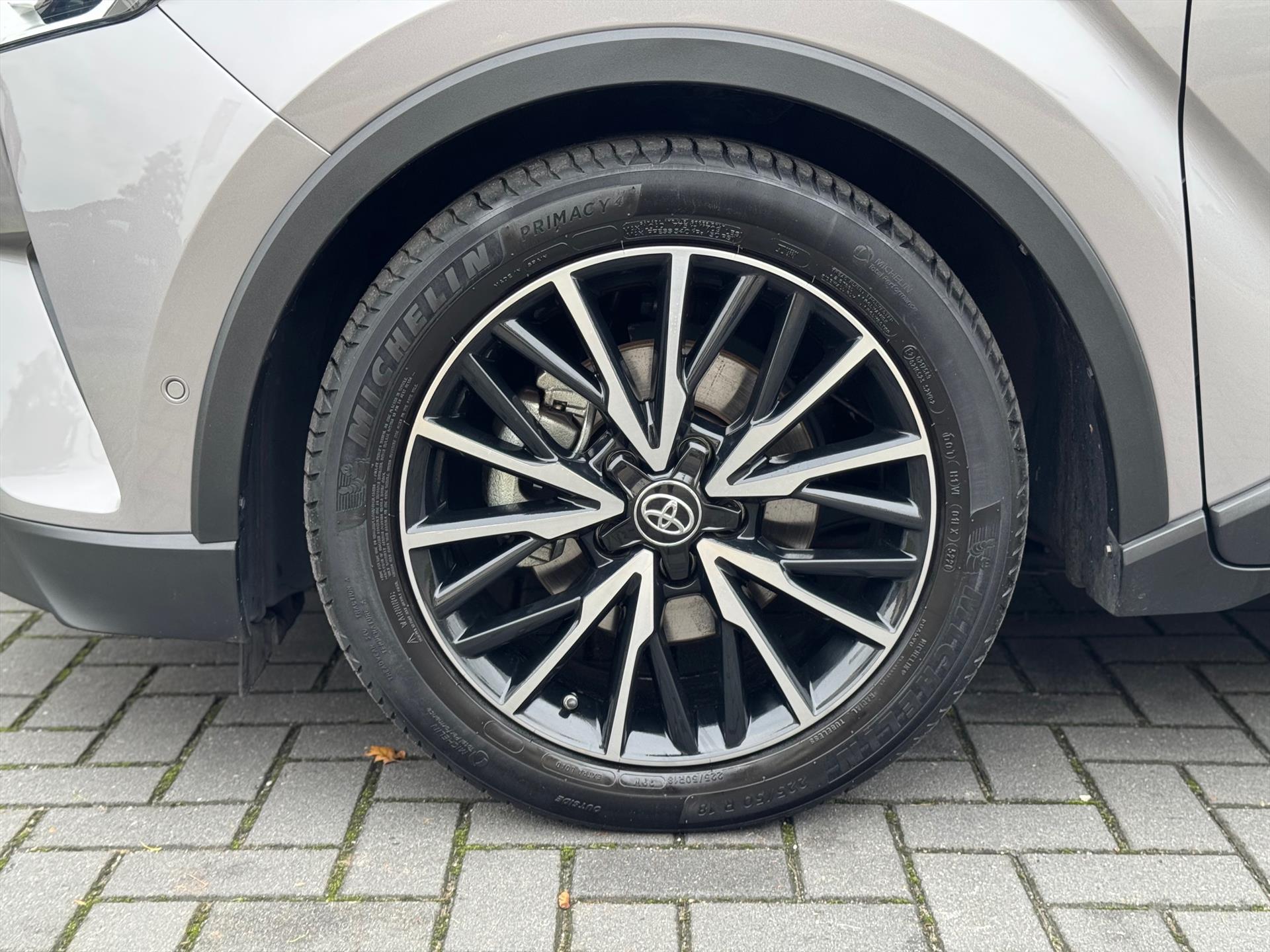 Toyota C-HR 1.8 Hybrid Executive | Stoelverwarming, Navigatie, Keyless, Leer/Stof, 18 Inch 48721902-10.jpg | Autobedrijf Gielen