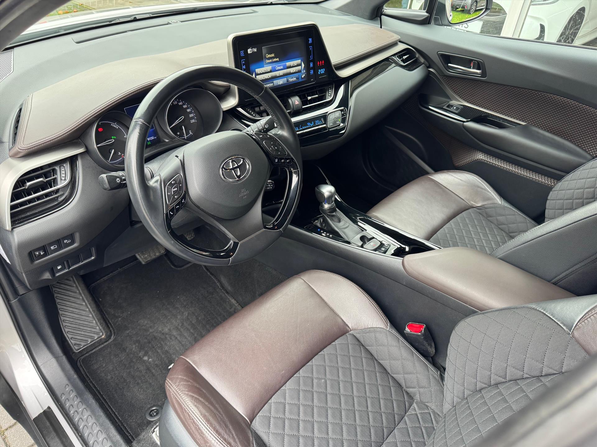 Toyota C-HR 1.8 Hybrid Executive | Stoelverwarming, Navigatie, Keyless, Leer/Stof, 18 Inch 48721902-15.jpg | Autobedrijf Gielen