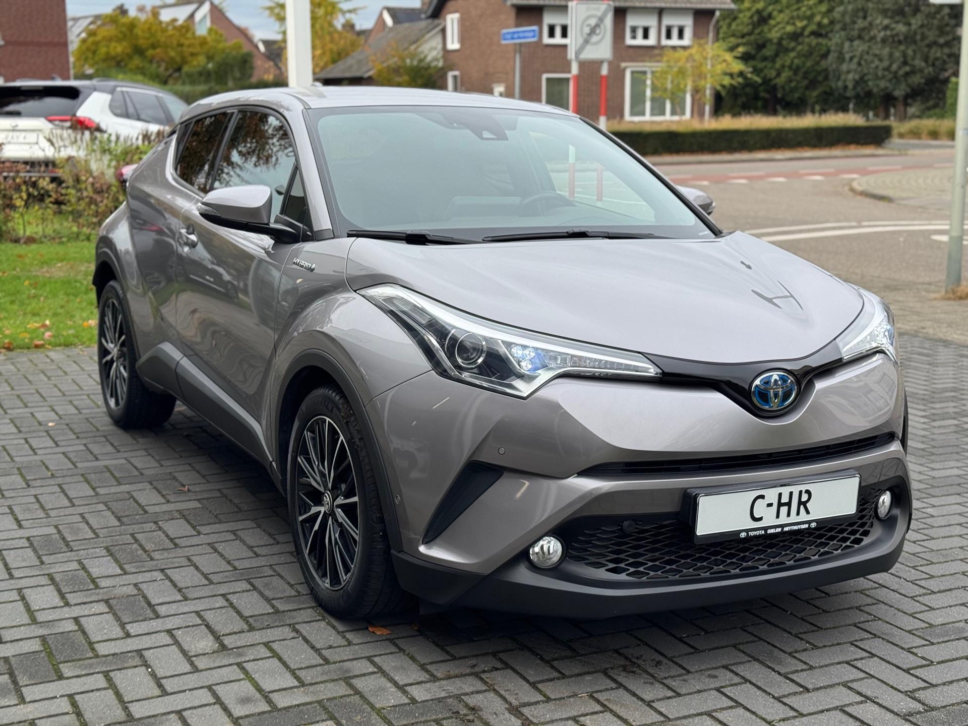 Toyota C-HR 1.8 Hybrid Executive | Stoelverwarming, Navigatie, Keyless, Leer/Stof, 18 Inch 48721902-6.jpg | Autobedrijf Gielen
