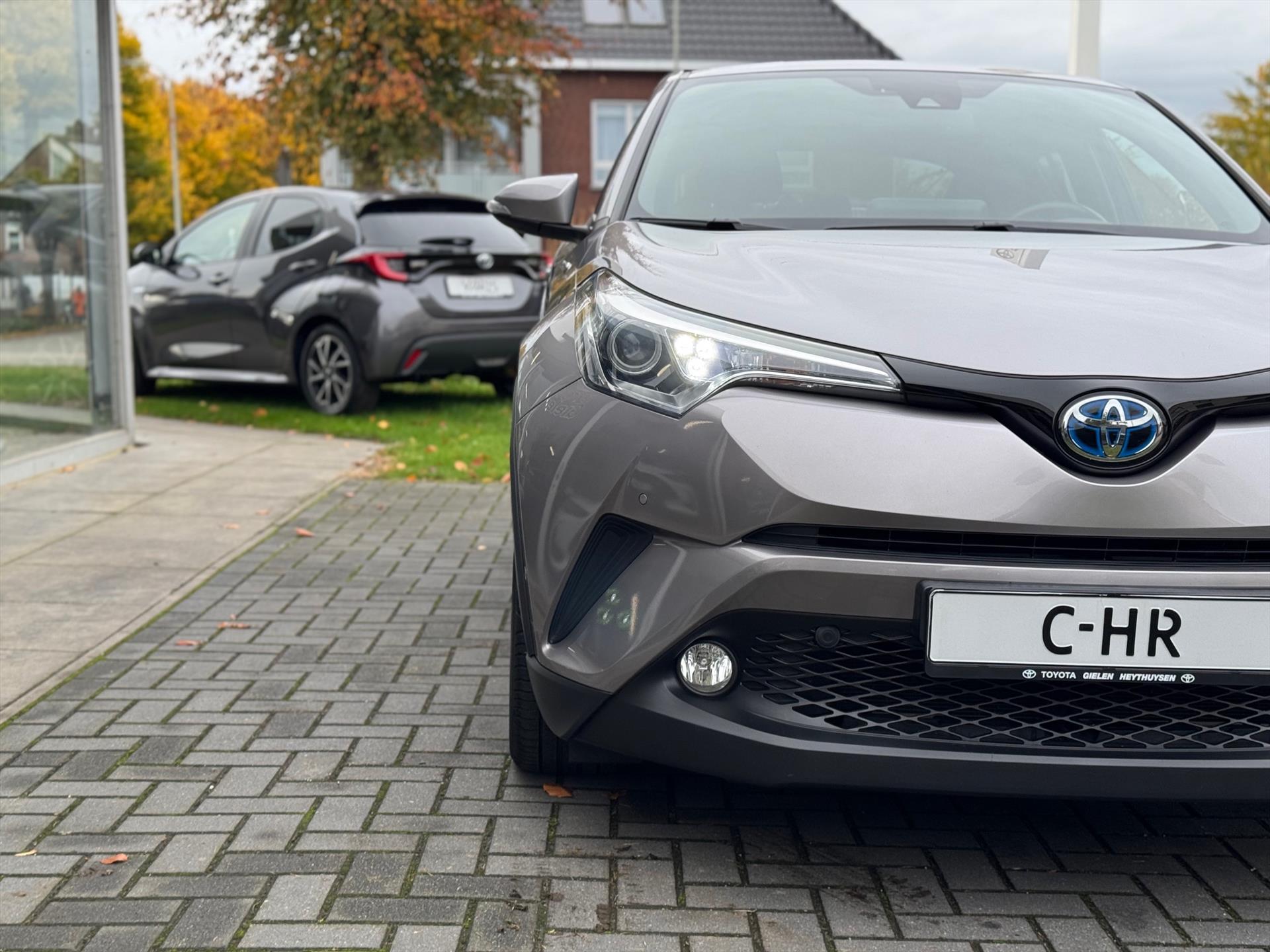 Toyota C-HR 1.8 Hybrid Executive | Stoelverwarming, Navigatie, Keyless, Leer/Stof, 18 Inch 48721902-7.jpg | Autobedrijf Gielen