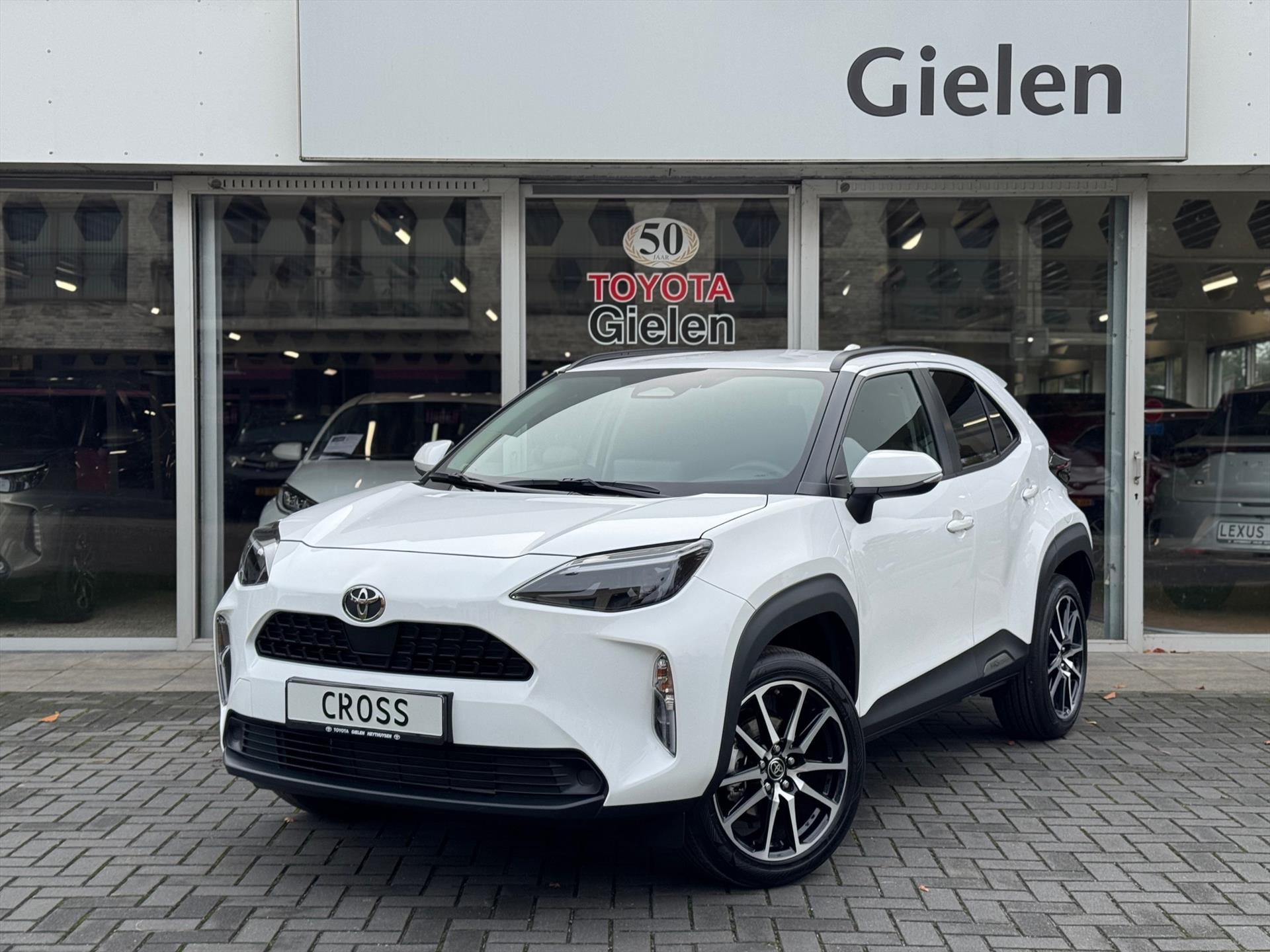 Toyota Yaris Cross 1.5 Hybrid 116pk Dynamic | Stoelverwarming, 18 inch, Apple carplay/Android auto, Parkeercamera, Adaptive cruise control 48721955-0.jpg | Autobedrijf Gielen
