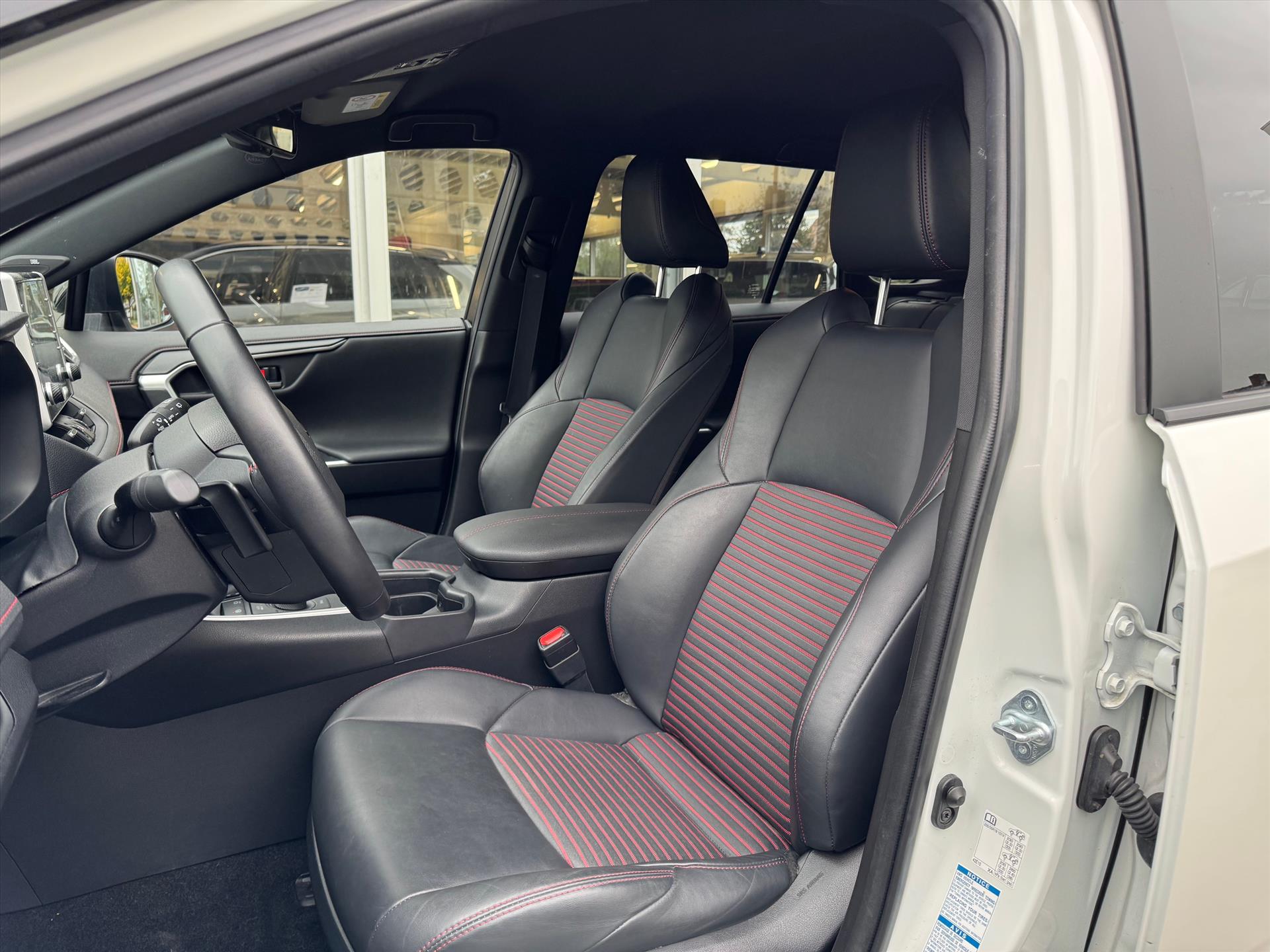 Toyota RAV4 2.5 Plug-in Hybrid AWD Bi-Tone Plus | Trekhaak, Head up display, JBL, Leer, Geheugenfunctie, 360 camera, Stoel+stuurverwarming, 48722757-16.jpg | Autobedrijf Gielen