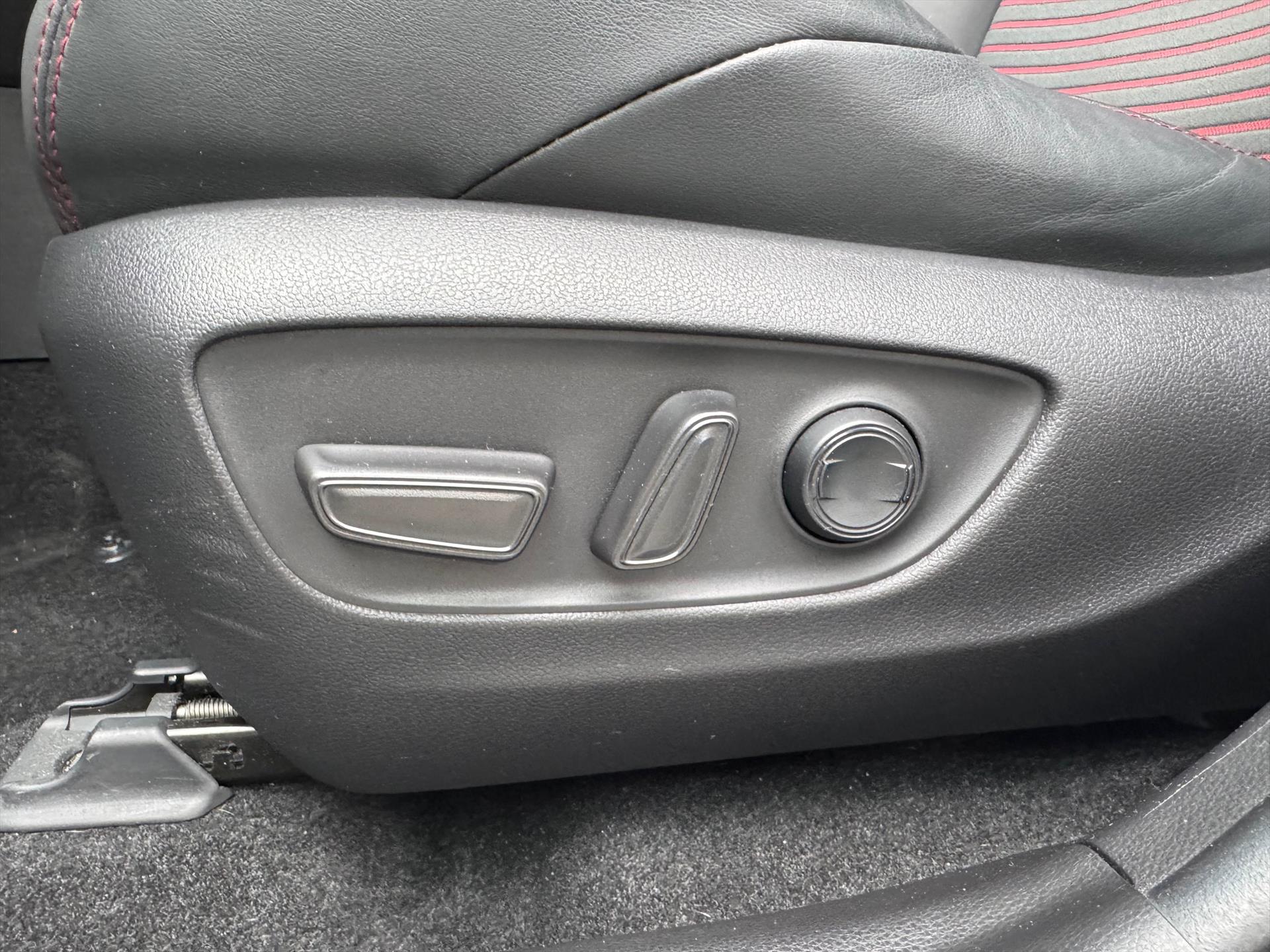 Toyota RAV4 2.5 Plug-in Hybrid AWD Bi-Tone Plus | Trekhaak, Head up display, JBL, Leer, Geheugenfunctie, 360 camera, Stoel+stuurverwarming, 48722757-17.jpg | Autobedrijf Gielen