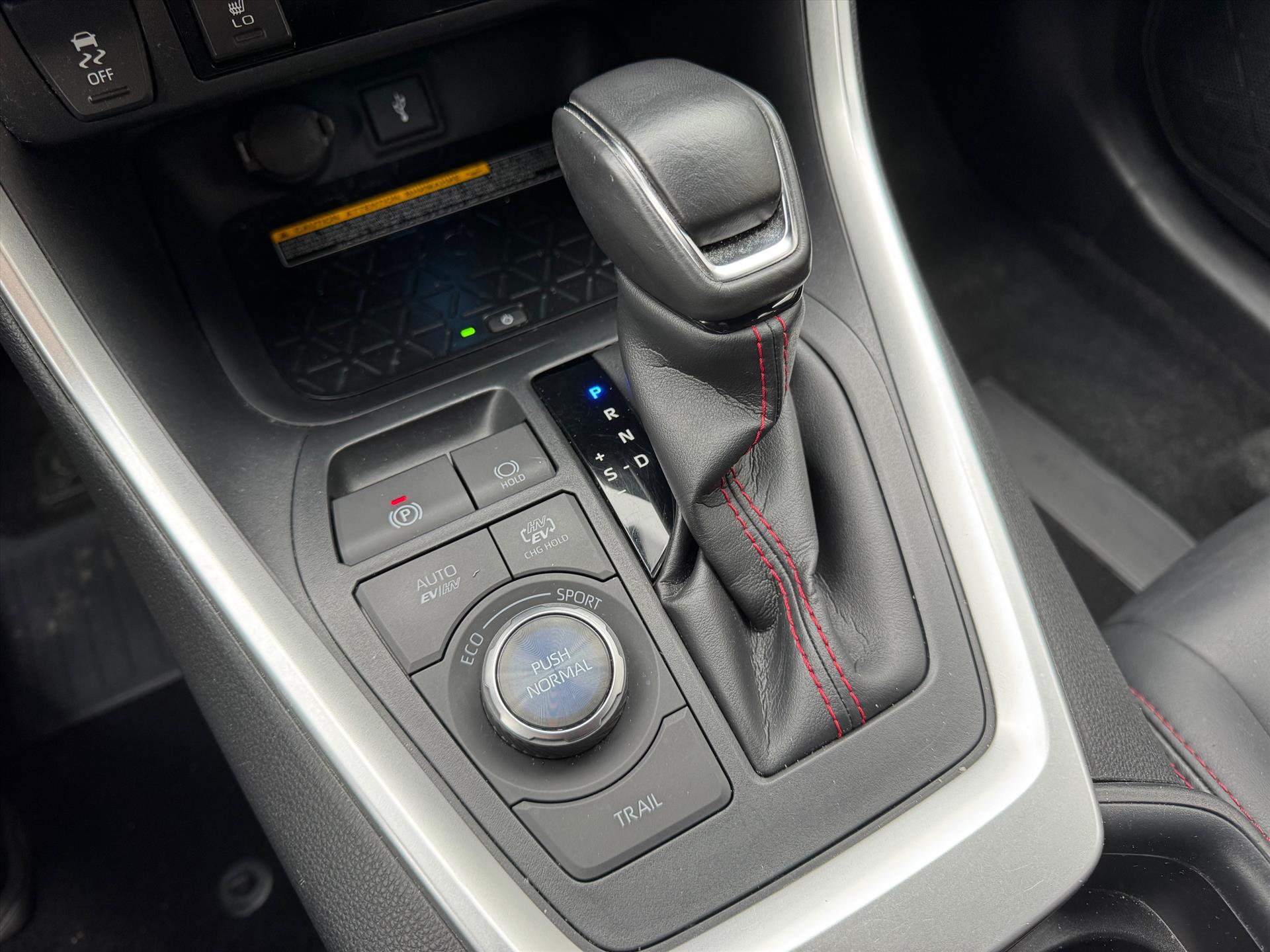 Toyota RAV4 2.5 Plug-in Hybrid AWD Bi-Tone Plus | Trekhaak, Head up display, JBL, Leer, Geheugenfunctie, 360 camera, Stoel+stuurverwarming, 48722757-34.jpg | Autobedrijf Gielen