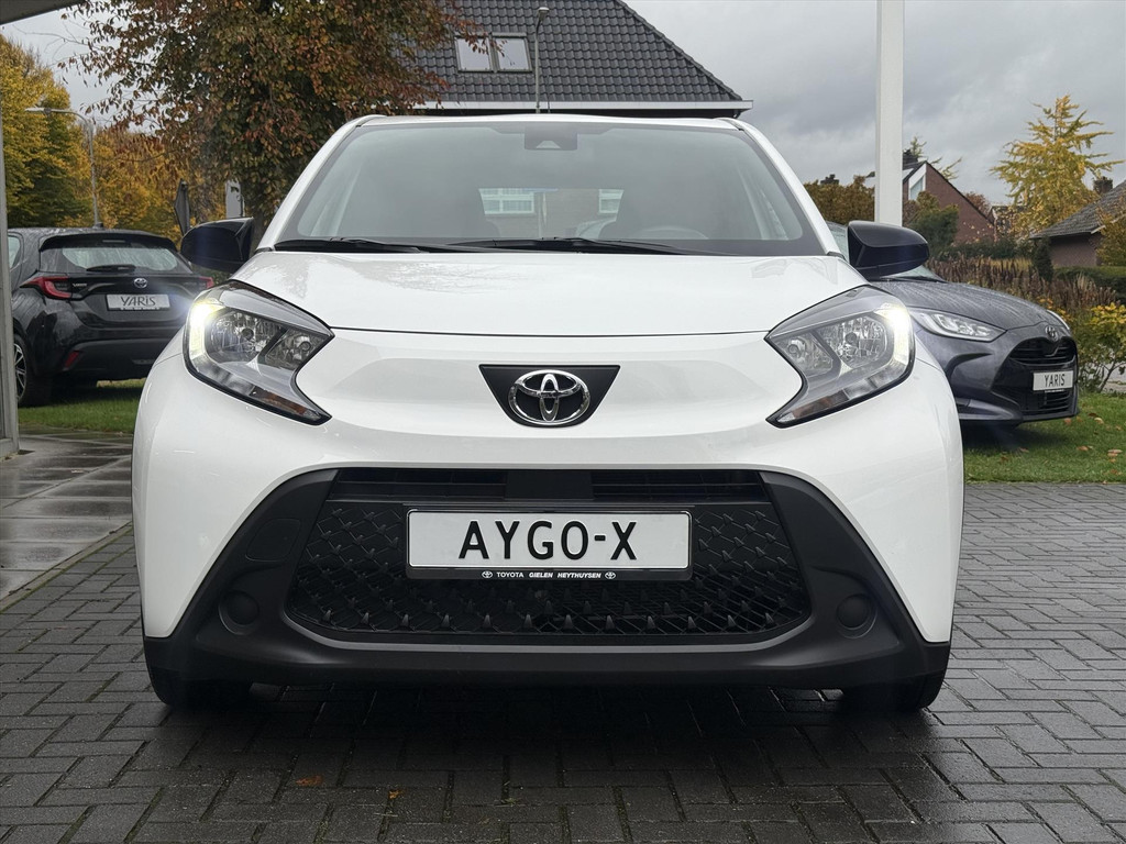 Toyota Aygo X 1.0 VVT-i MT Play | Apple CarPlay/Android auto, Parkeercamera, Adaptive cruise control, Weinig KM 48728539-2.jpg | Autobedrijf Gielen