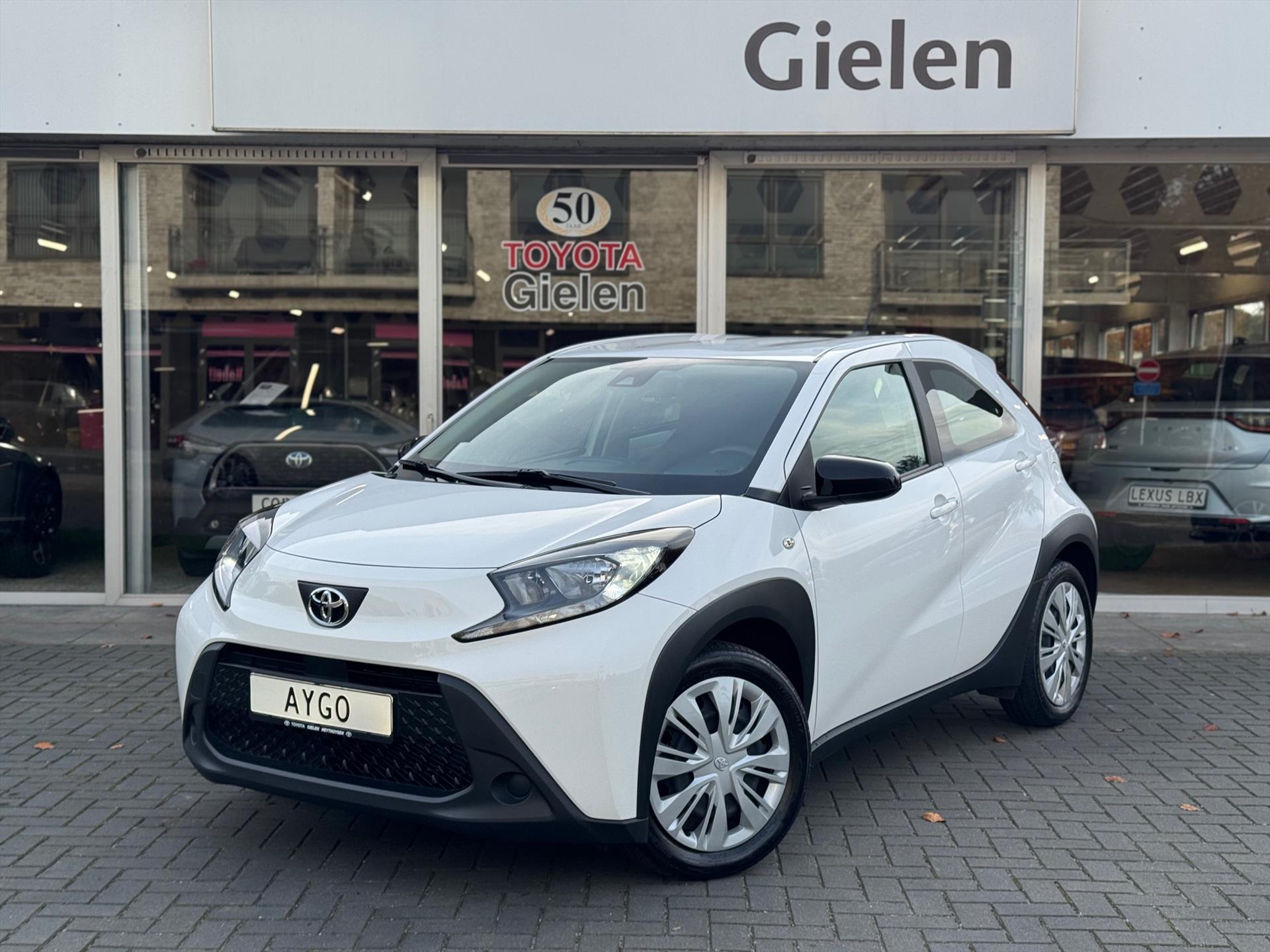 Toyota Aygo X 1.0 VVT-i MT Play | Eerste eigenaar, Apple CarPlay/Android auto, Airco, Parkeercamera, Adaptive cruise control 48842787-0.jpg | Autobedrijf Gielen