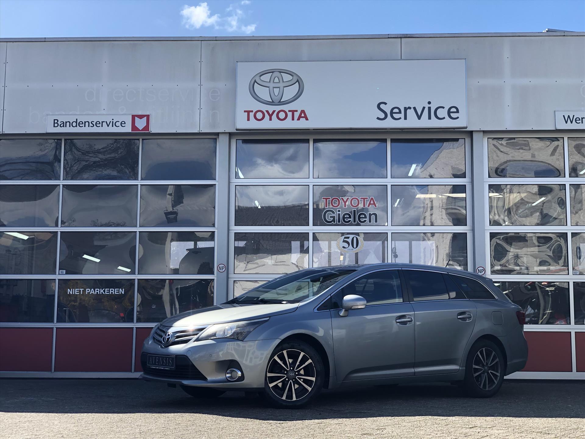 Toyota Avensis 1.8 VVT-i 147pk Dynamic Business | Trekhaak, Navigatie, Parkeersensoren, Camera, Cruise control, Half leer, Stoelverwarming 48860932-1.jpg | Autobedrijf Gielen