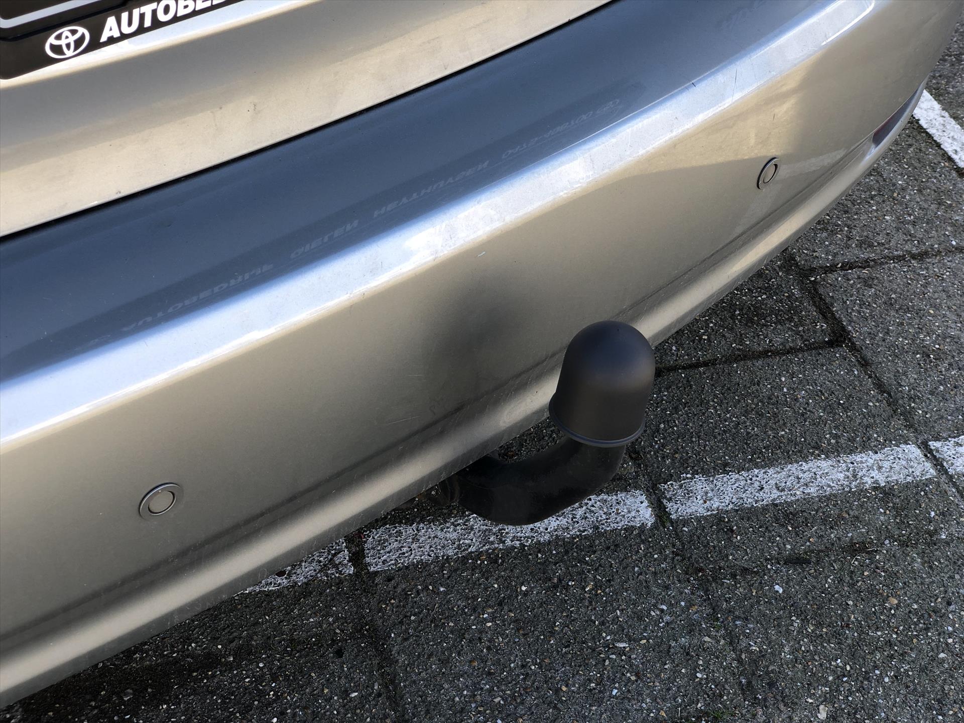 Toyota Avensis 1.8 VVT-i 147pk Dynamic Business | Trekhaak, Navigatie, Parkeersensoren, Camera, Cruise control, Half leer, Stoelverwarming 48860932-3.jpg | Autobedrijf Gielen