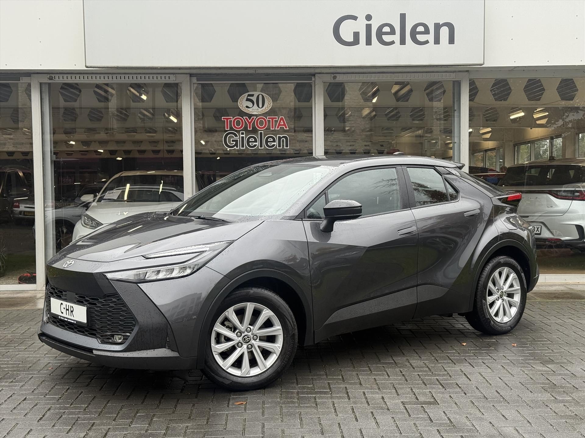 Toyota C-HR 1.8 Hybrid Active | Dodehoekdetectie, Apple carplay/Android auto, Camera, Adaptive cruise control, Climate control 48880252-0.jpg | Autobedrijf Gielen