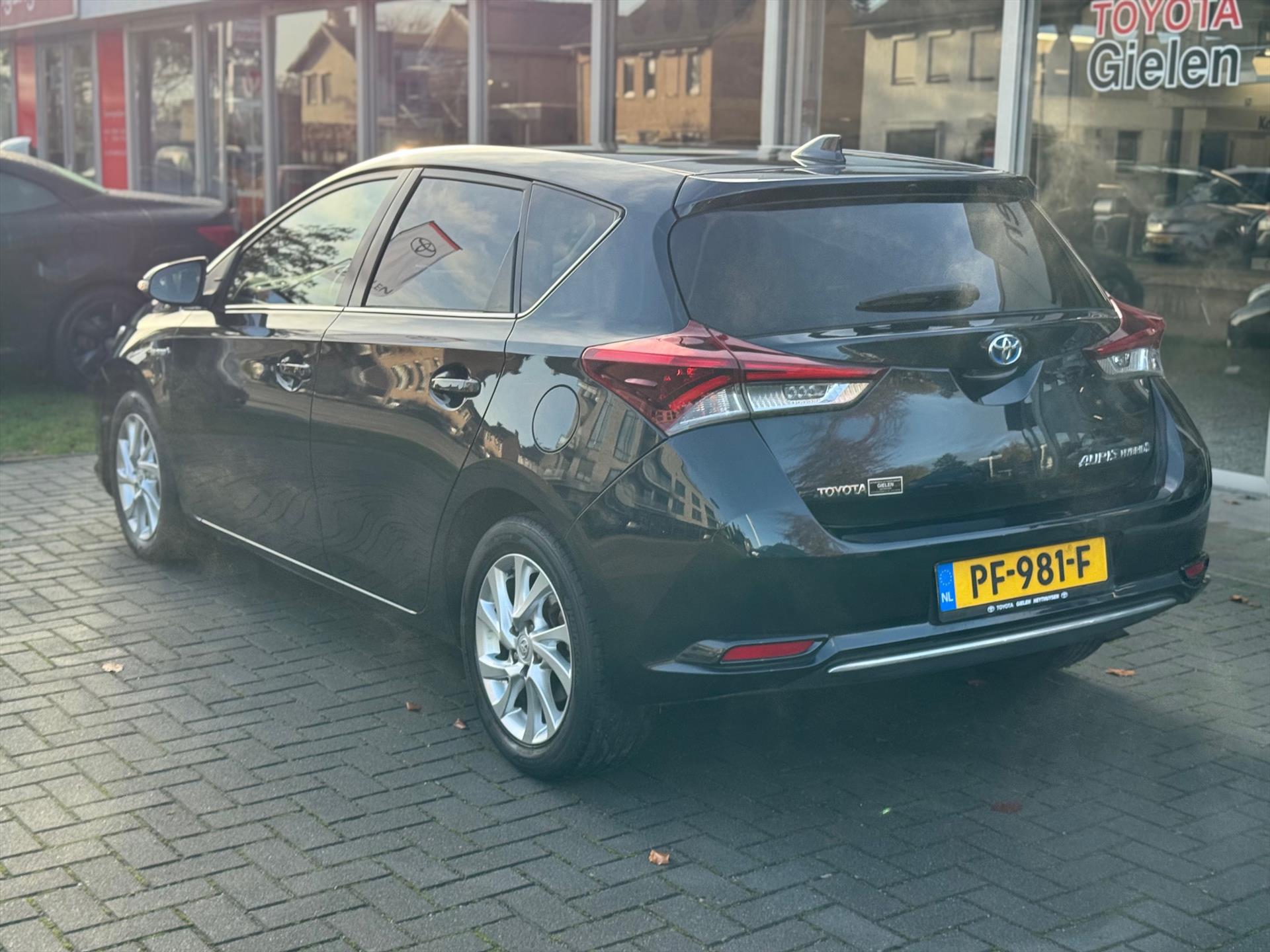 Toyota Auris 1.8 Hybrid Dynamic | Navigatie, Privacy glass, Climate control, Cruise control, Safety sense, Licht + Regensensor 49014276-2.jpg | Autobedrijf Gielen