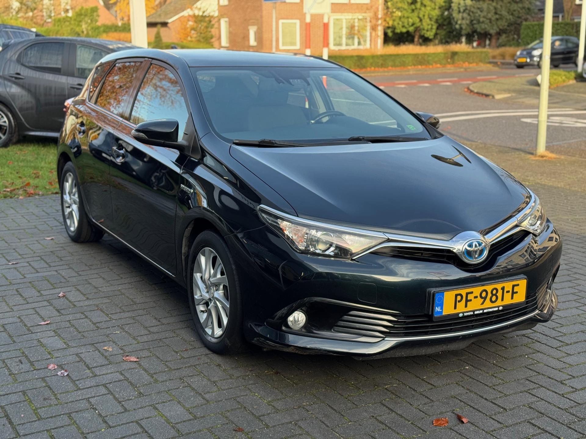 Toyota Auris 1.8 Hybrid Dynamic | Navigatie, Privacy glass, Climate control, Cruise control, Safety sense, Licht + Regensensor 49014276-4.jpg | Autobedrijf Gielen
