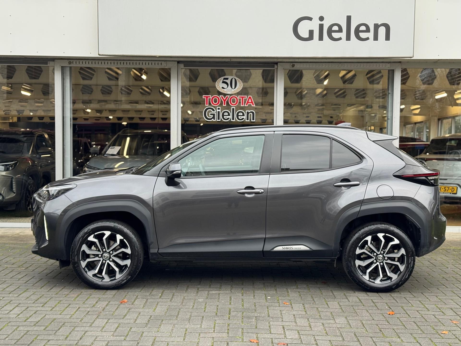Toyota Yaris Cross 1.5 Hybrid First Edition | Eerste eigenaar, Smart connect, Keyless, 17 inch, Privacy glass, Startknop 49018247-2.jpg | Autobedrijf Gielen