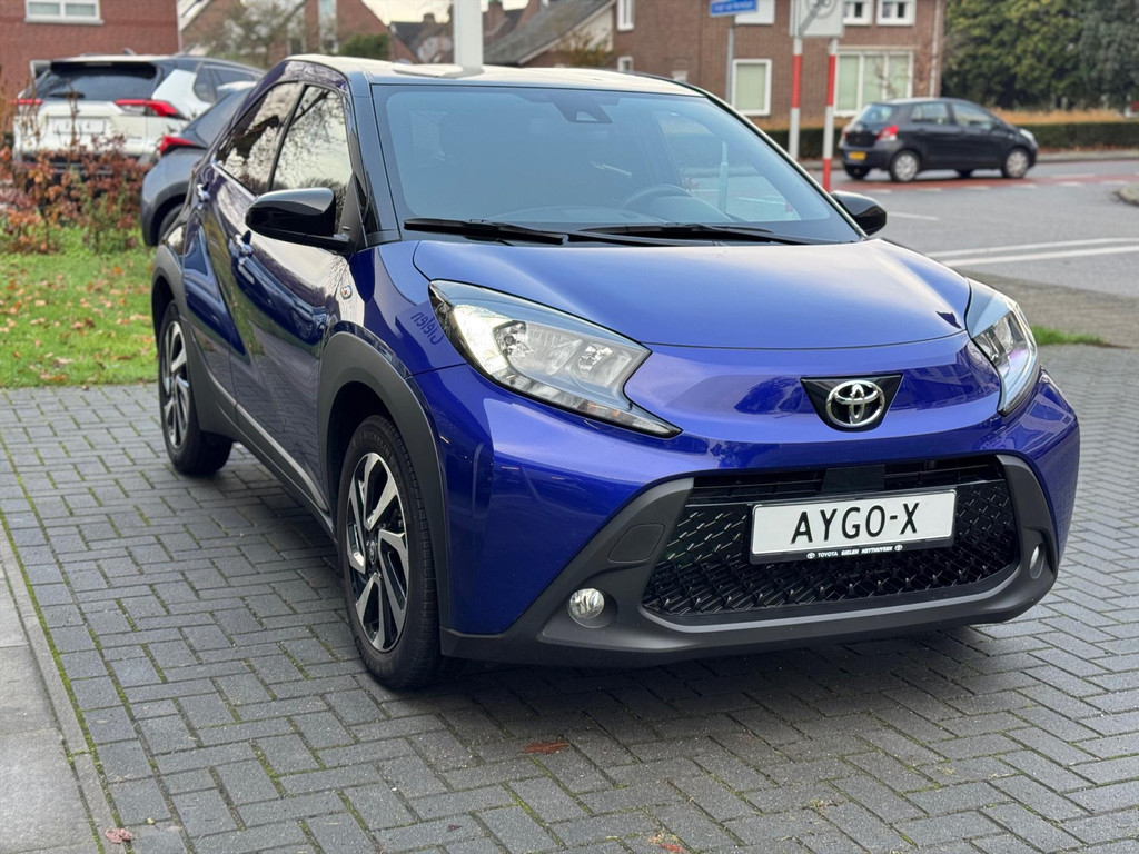 Toyota Aygo X 1.0 VVT-i MT Pulse Bi-tone | Juniper blue, 17 inch, Privacy glass, Apple CarPlay/Android auto, Airconditioning, Parkeercamera 49020701-4.jpg | Autobedrijf Gielen
