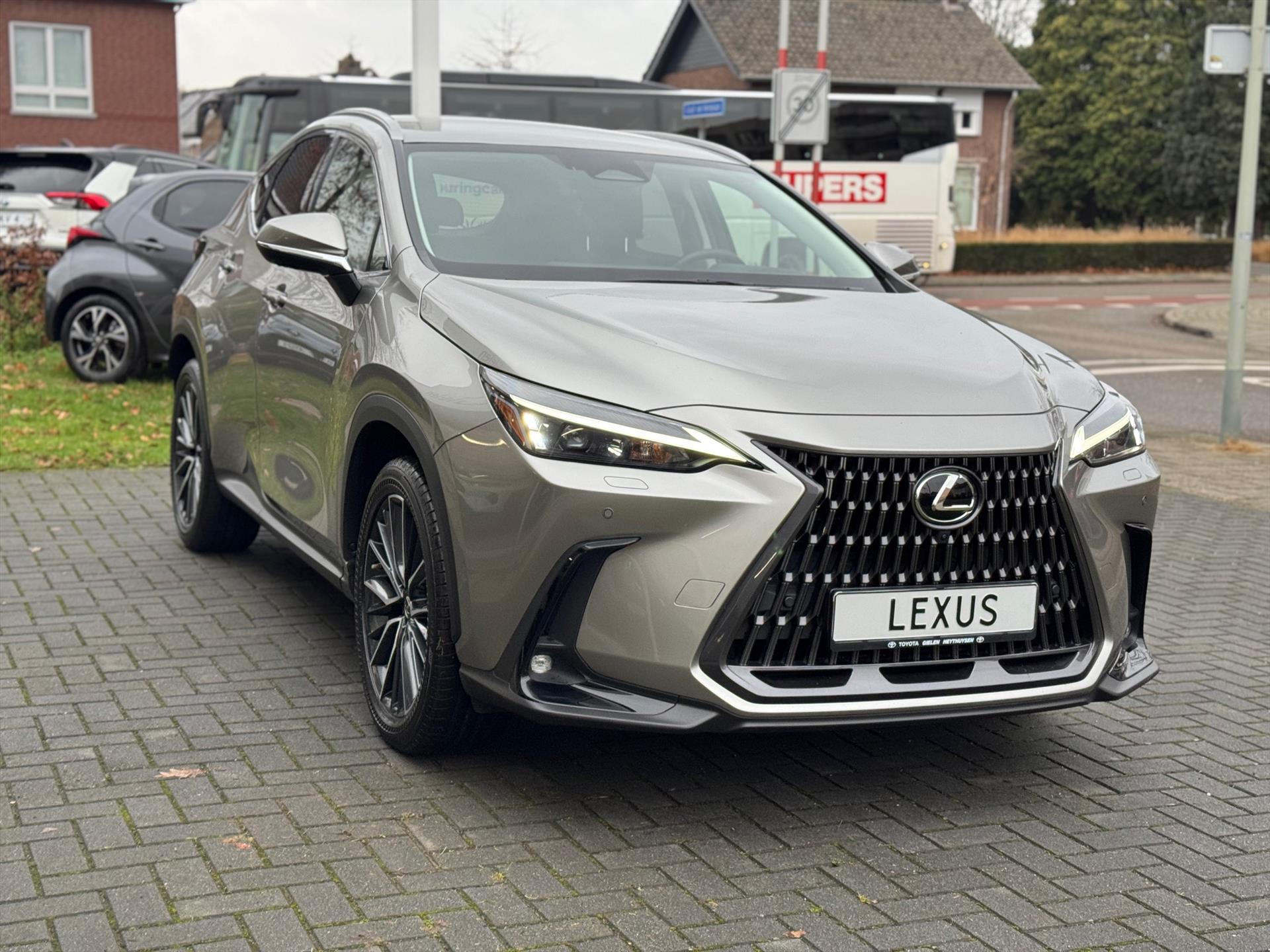 Lexus NX 450h+ AWD Executive Line | Head up display, 20 inch, Geheugenfunctie, Stoelventilatie, 360 Camera, Groot scherm, Dodehoekherkenn 49041274-4.jpg | Autobedrijf Gielen