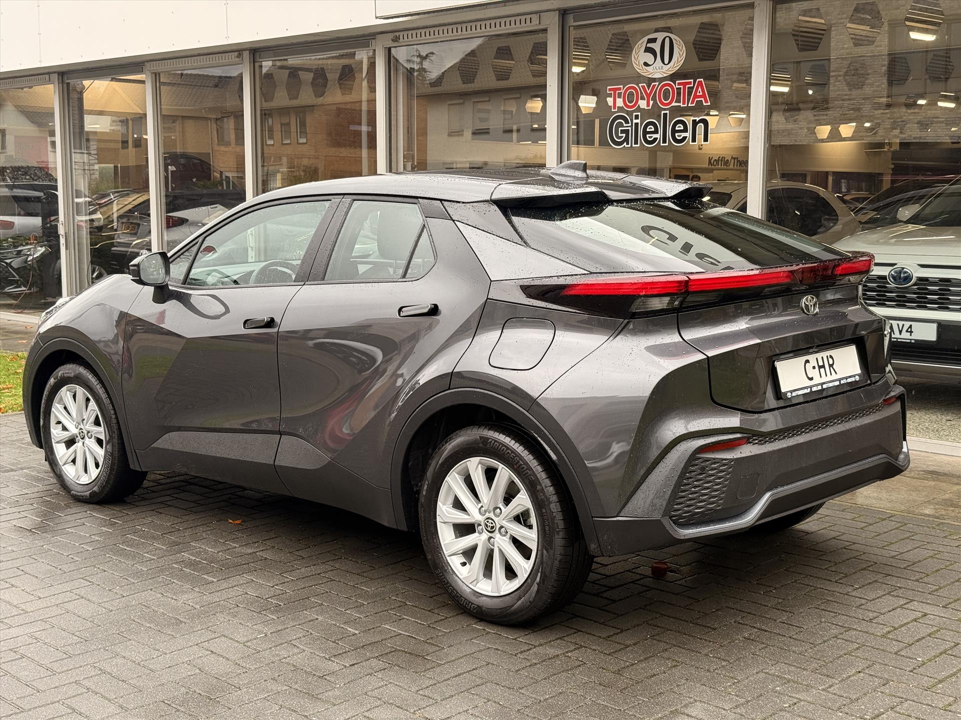 Toyota C-HR 1.8 Hybrid Active | Dodehoekdetectie, Apple carplay/Android auto, Camera, Adaptive cruise control, Climate control 49136134-4.jpg | Autobedrijf Gielen
