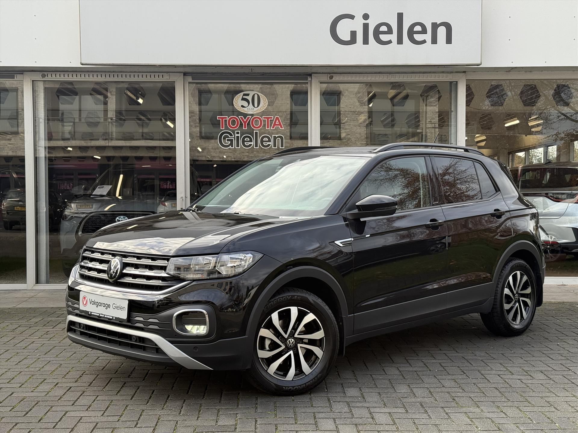 Volkswagen T-Cross 1.0 TSI GO | Stoelverwarming, Apple carplay/Android auto, Adaptive cruise control, Navigatie, Parkeersensoren 49192669-0.jpg | Autobedrijf Gielen