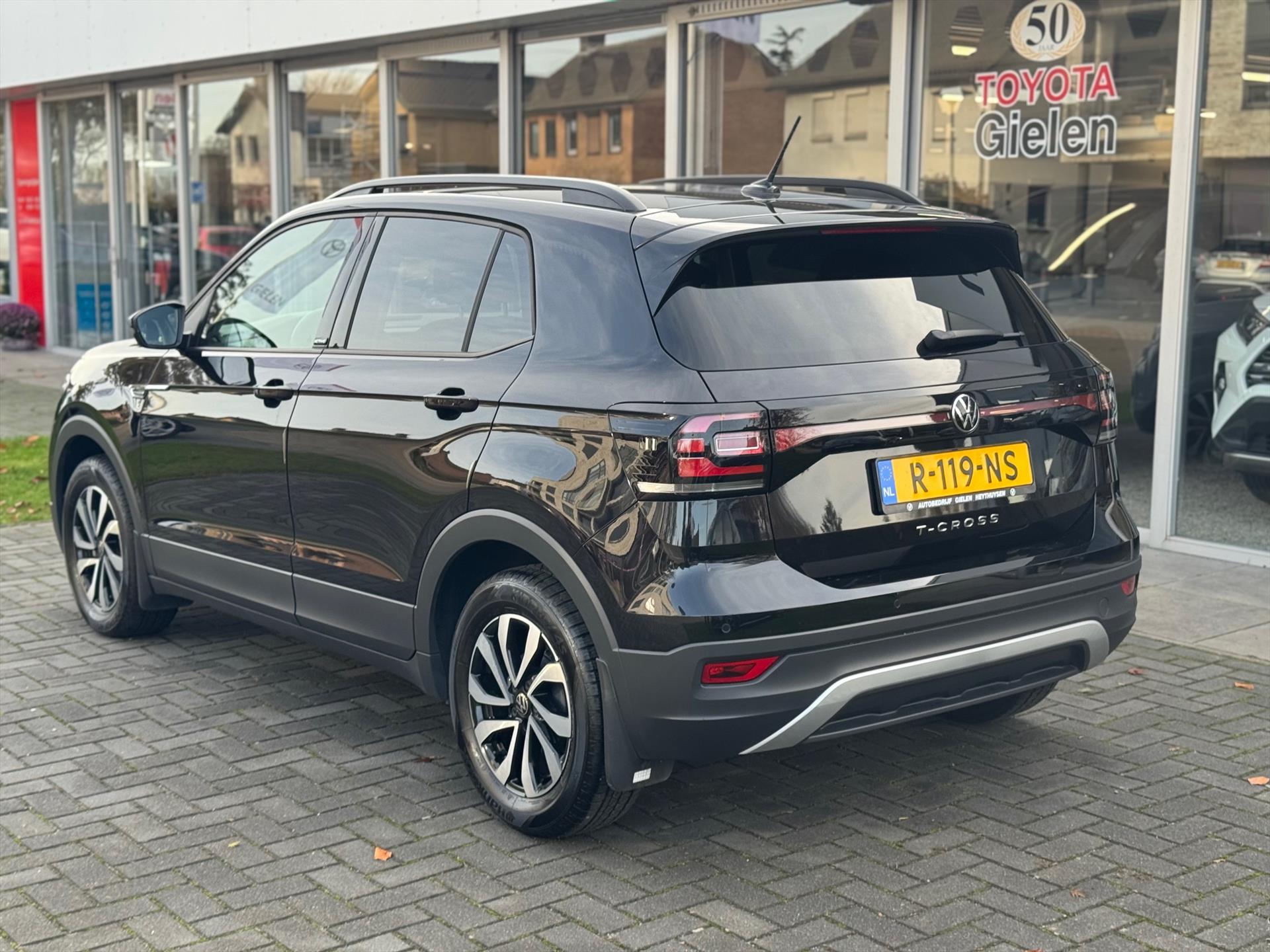 Volkswagen T-Cross 1.0 TSI GO | Stoelverwarming, Apple carplay/Android auto, Adaptive cruise control, Navigatie, Parkeersensoren 49192669-1.jpg | Autobedrijf Gielen