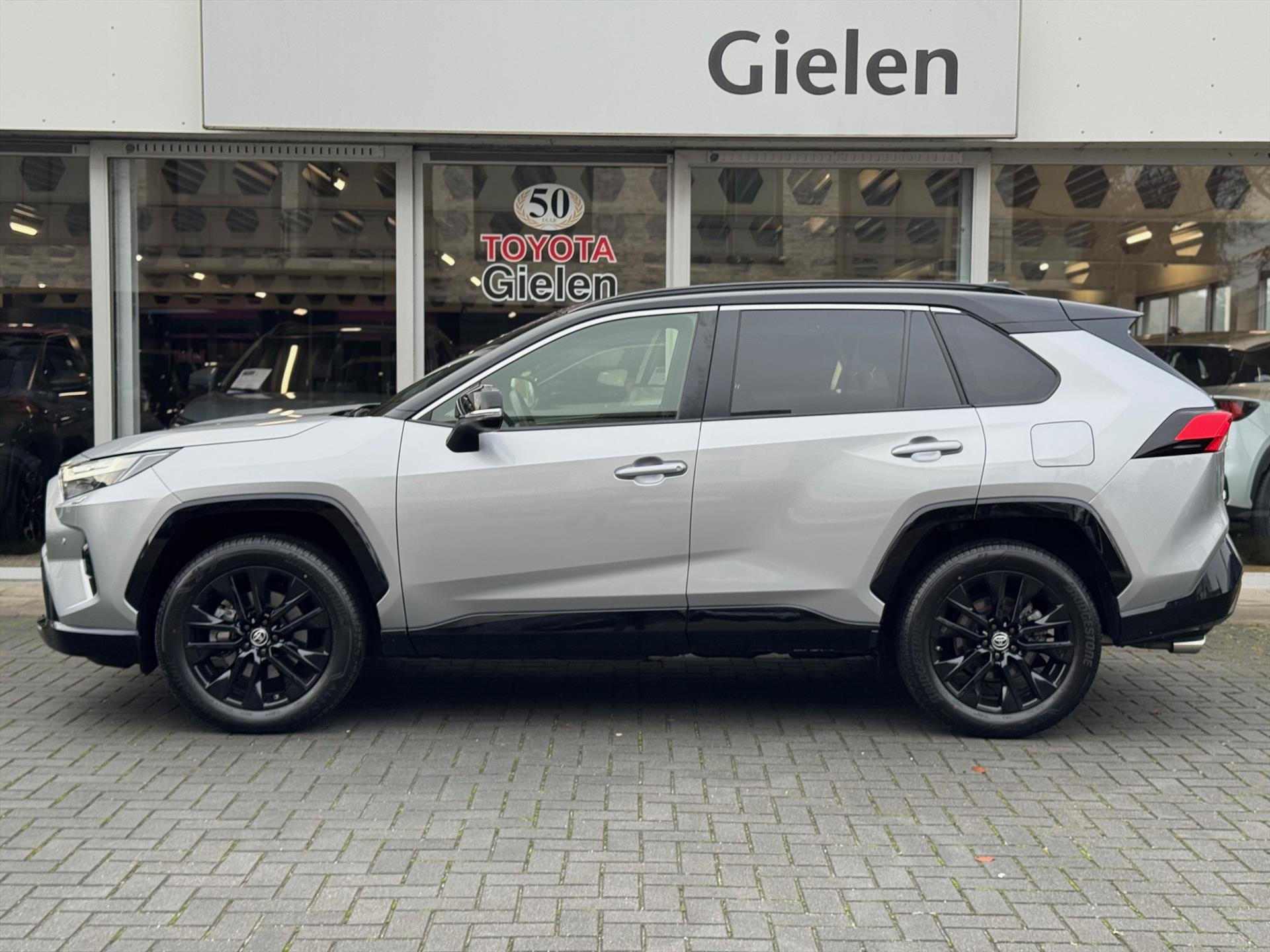 Toyota RAV4 2.5 Hybrid AWD Bi-Tone | Stoel + stuurverwarming, Elektrische achterklep, Apple carplay/Android auto, Groot scherm 49293832-2.jpg | Autobedrijf Gielen