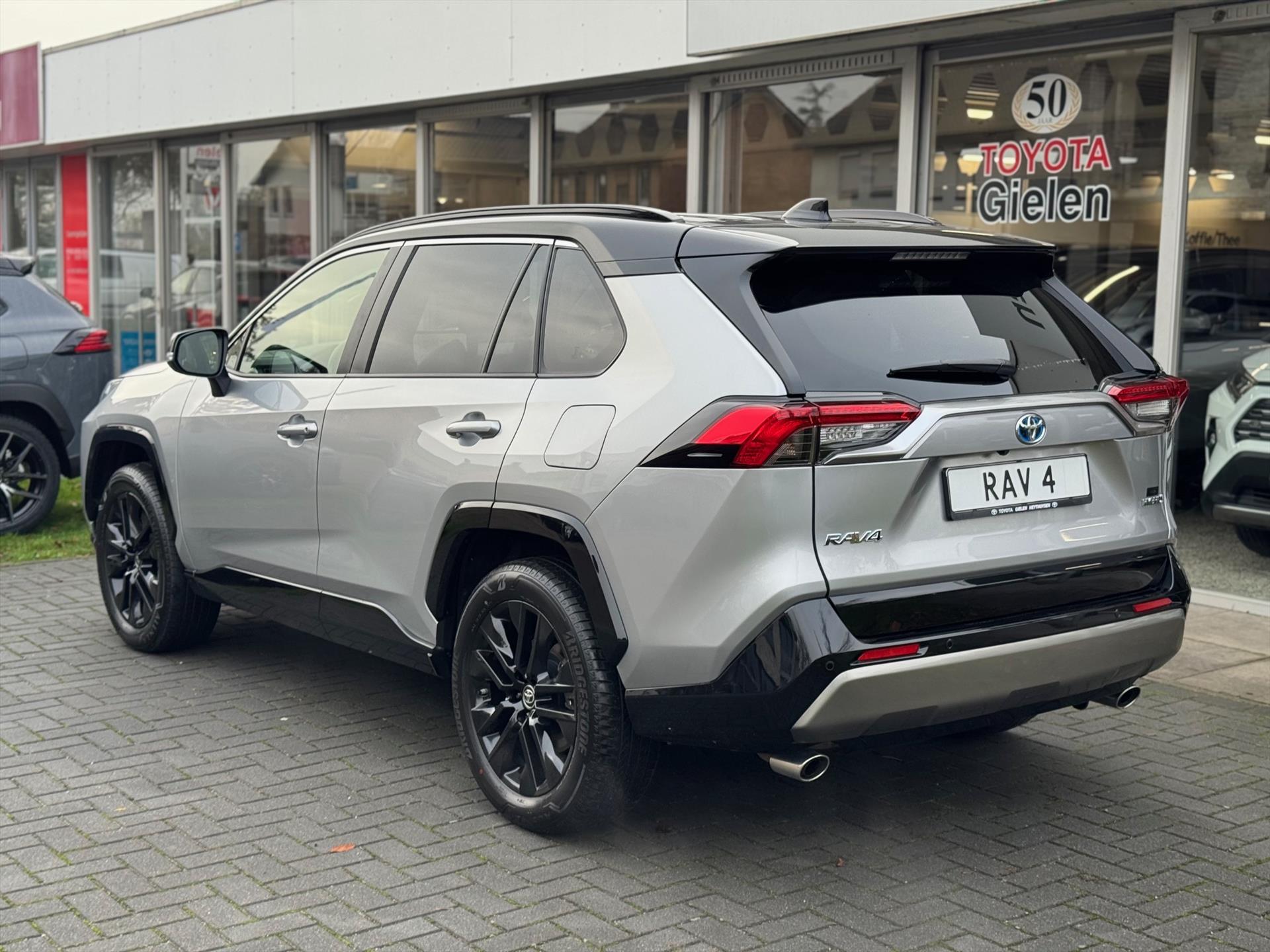 Toyota RAV4 2.5 Hybrid AWD Bi-Tone | Stoel + stuurverwarming, Elektrische achterklep, Apple carplay/Android auto, Groot scherm 49293832-3.jpg | Autobedrijf Gielen