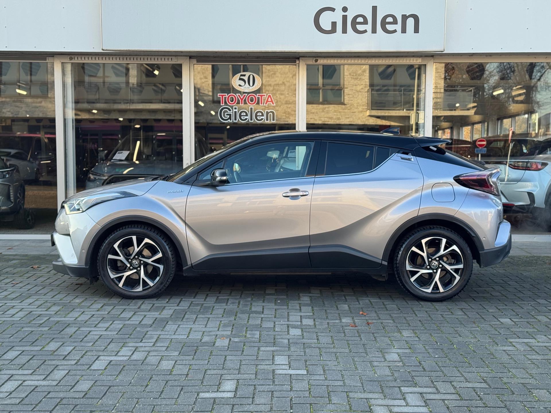 Toyota C-HR 1.8 Hybrid Bi-Tone Plus | JBL, LED Pakket, Dodehoekherkenning, Navigatie, Parkeersensoren, Stoelverwarming, Keyless, 18 inch 49359511-2.jpg | Autobedrijf Gielen