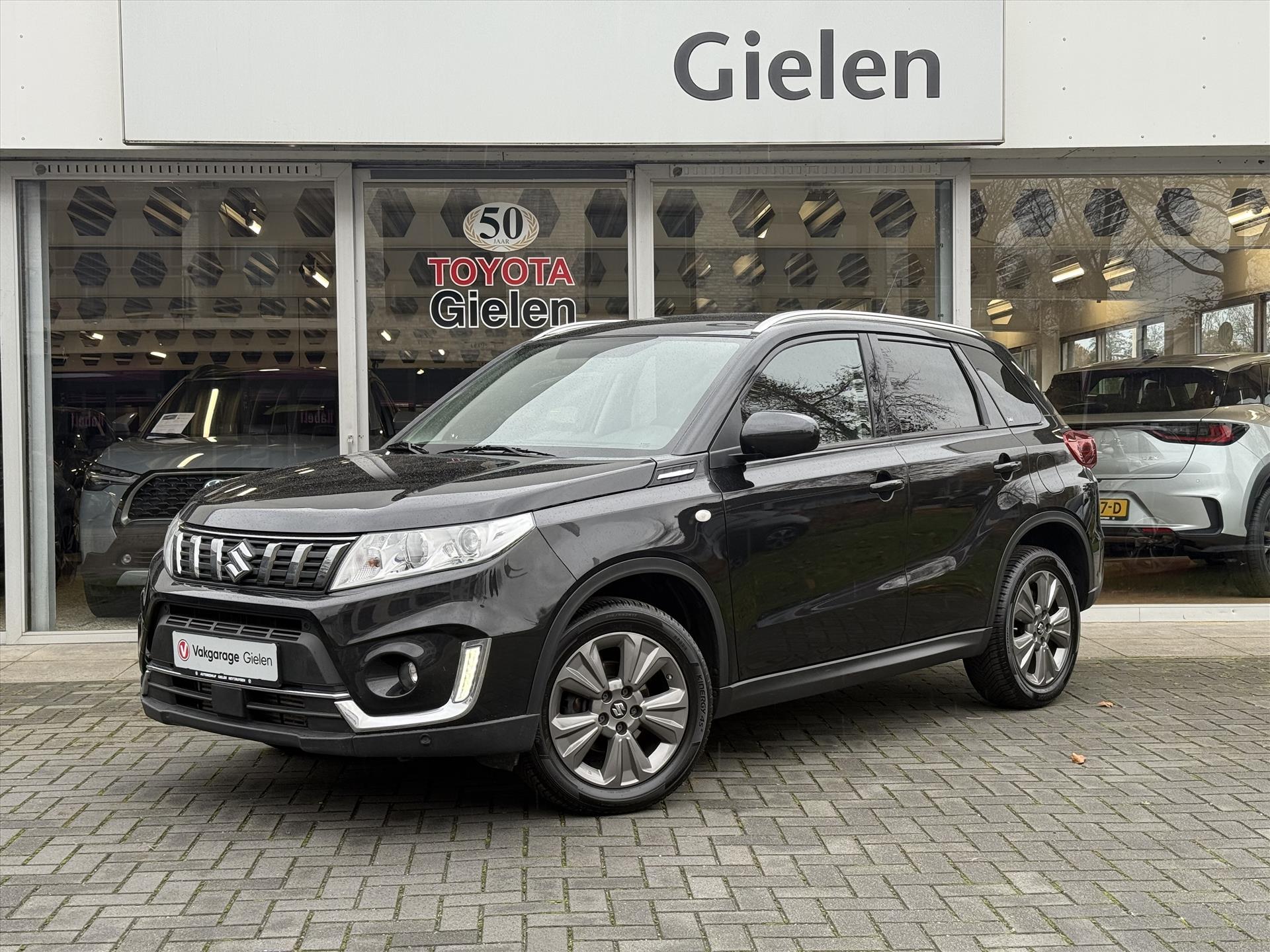 Suzuki Vitara 1.0 Boosterjet Select | Parkeersensoren, Stoelverwarming, Apple CarPlay/Android Auto, 17inch, Parkeercamera, Climate Control 49364795-0.jpg | Autobedrijf Gielen