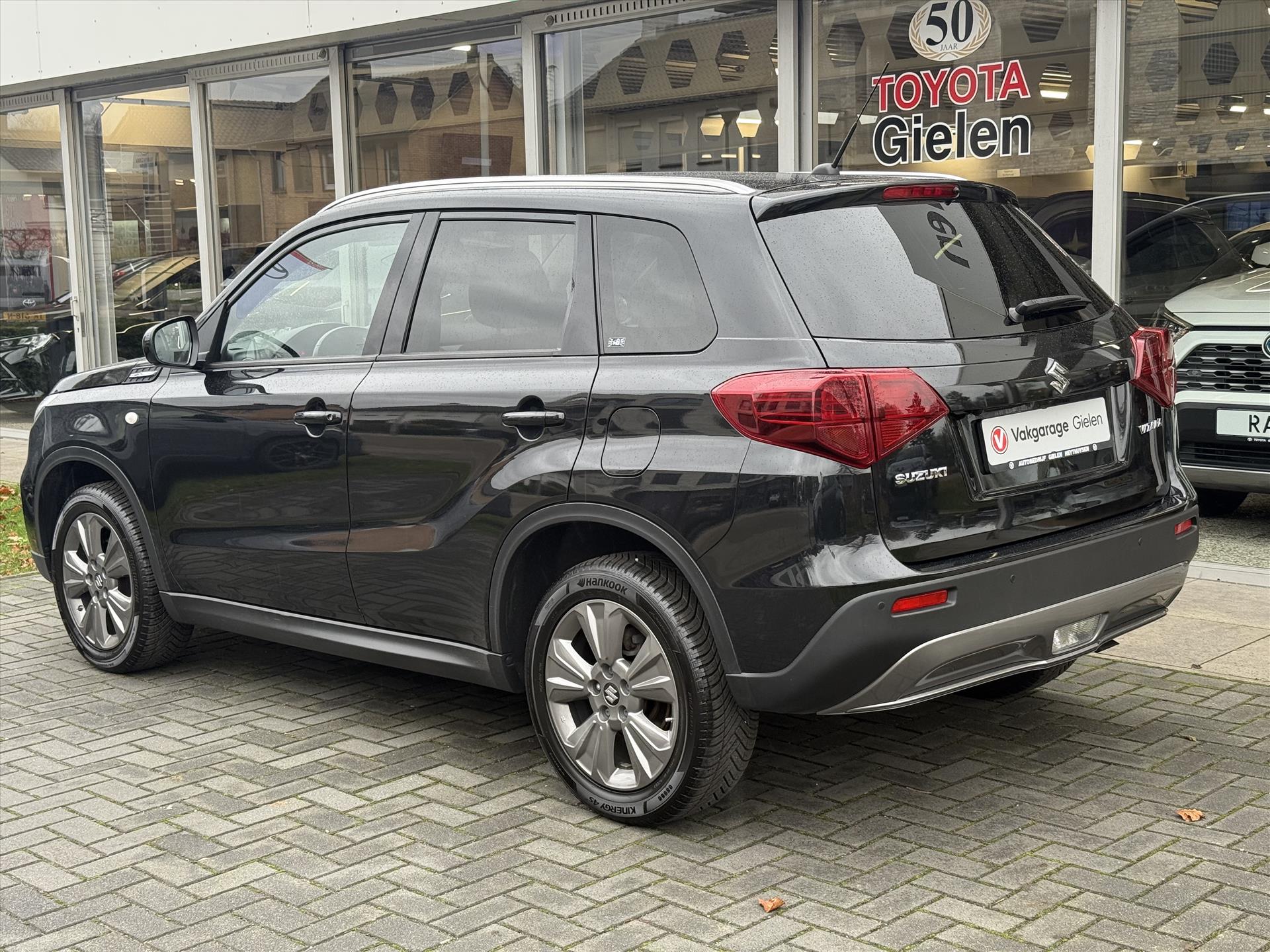 Suzuki Vitara 1.0 Boosterjet Select | Parkeersensoren, Stoelverwarming, Apple CarPlay/Android Auto, 17inch, Parkeercamera, Climate Control 49364795-2.jpg | Autobedrijf Gielen
