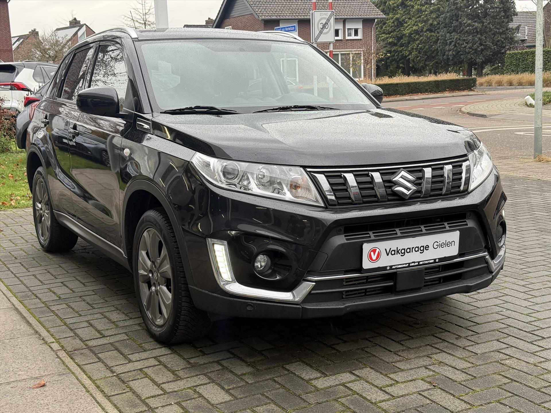 Suzuki Vitara 1.0 Boosterjet Select | Parkeersensoren, Stoelverwarming, Apple CarPlay/Android Auto, 17inch, Parkeercamera, Climate Control 49364795-4.jpg | Autobedrijf Gielen