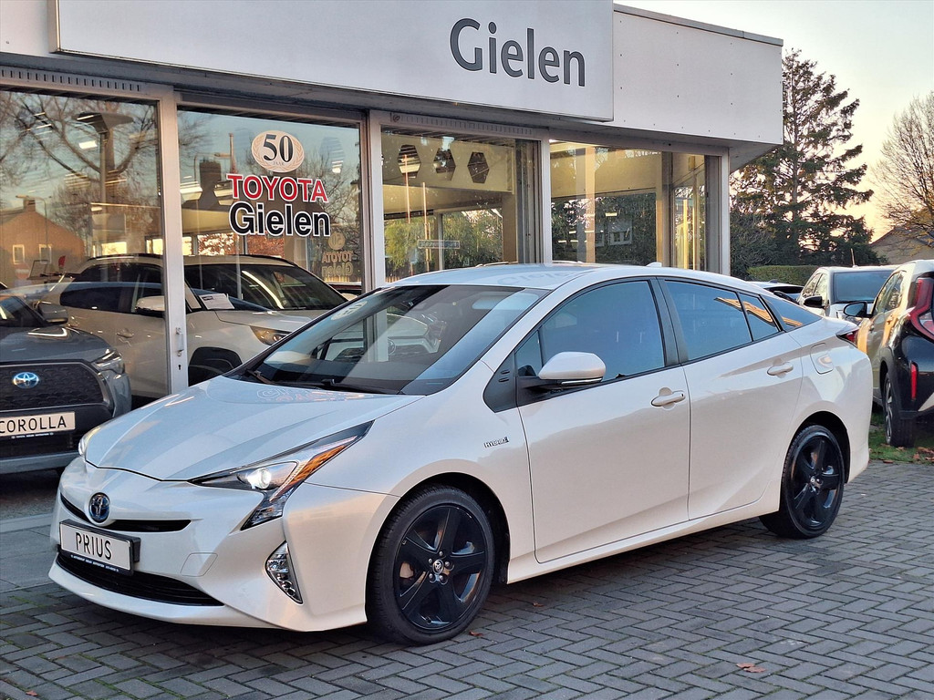 Toyota Prius 1.8 Full Hybrid Dynamic | Head up display, Stoelverwarming, Keyless, Navigatie, Parkeercamera, Adaptive cruise control 49398801-3.jpg | Autobedrijf Gielen
