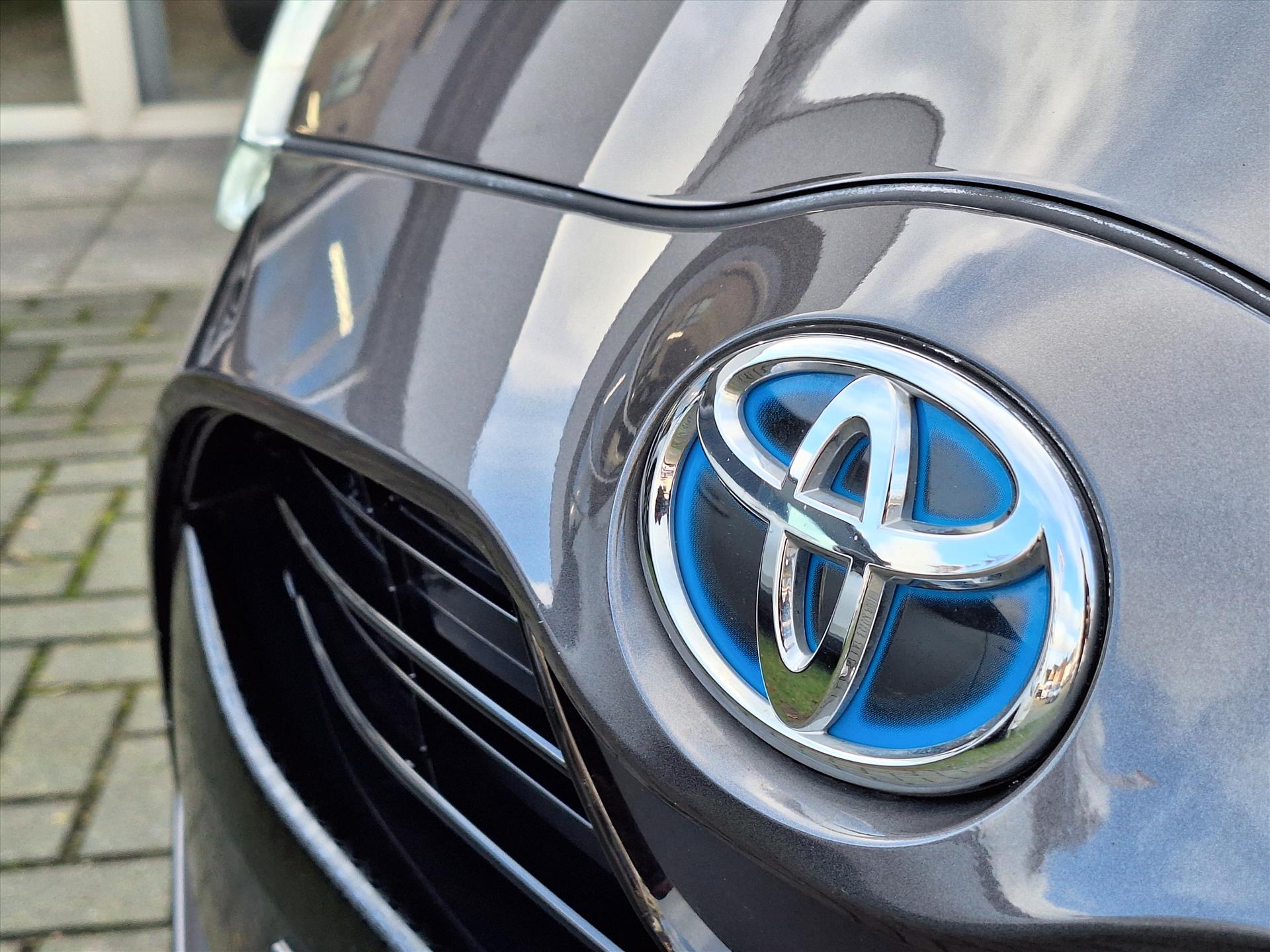 Toyota Yaris 1.5 Hybrid Dynamic Plus | Trekhaak, Stoelverwarming, Keyless, 16 inch, LED, Apple CarPlay/Android auto, Parkeercamera 49578561-2.jpg | Autobedrijf Gielen