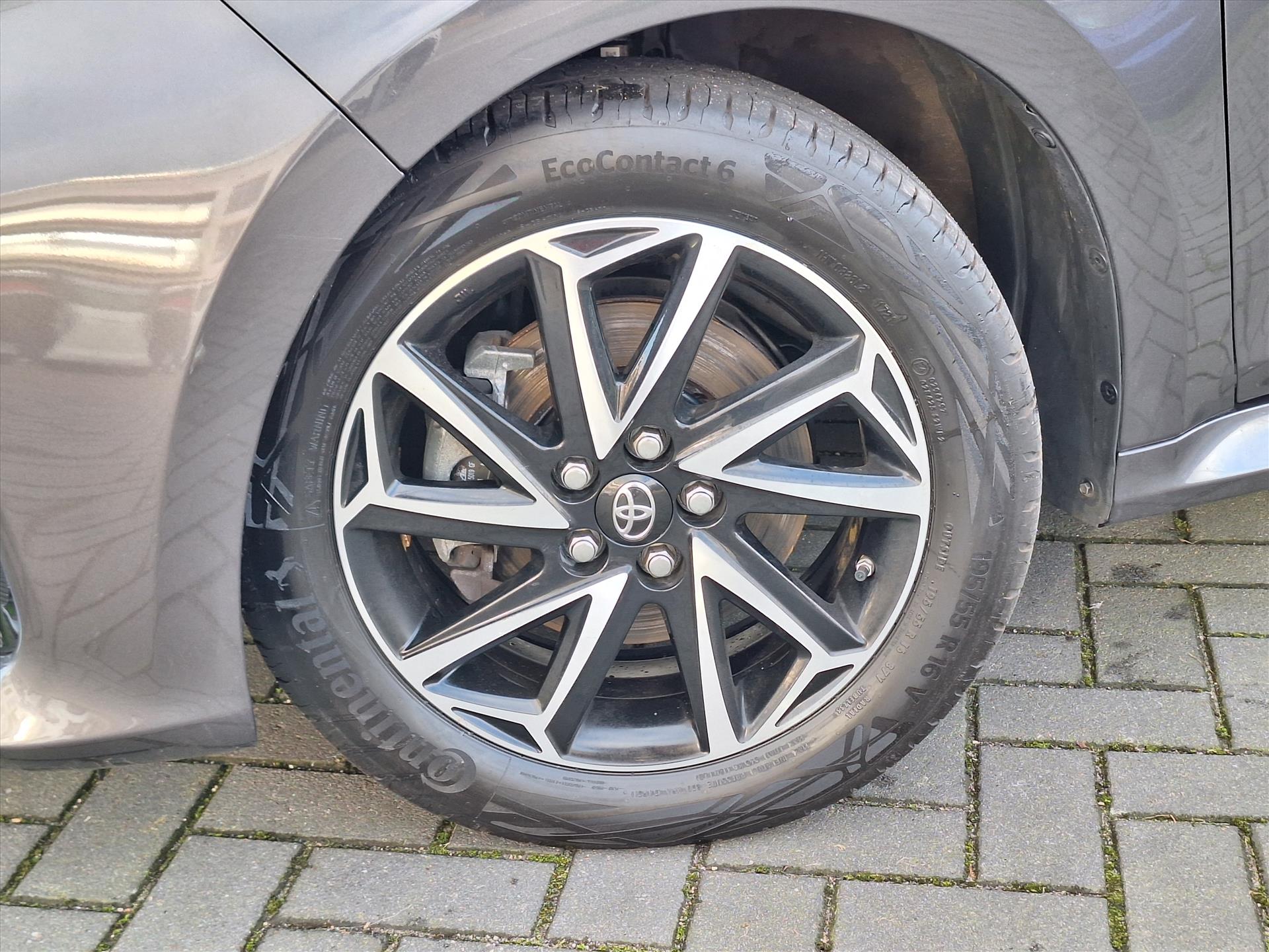 Toyota Yaris 1.5 Hybrid Dynamic Plus | Trekhaak, Stoelverwarming, Keyless, 16 inch, LED, Apple CarPlay/Android auto, Parkeercamera 49578561-4.jpg | Autobedrijf Gielen