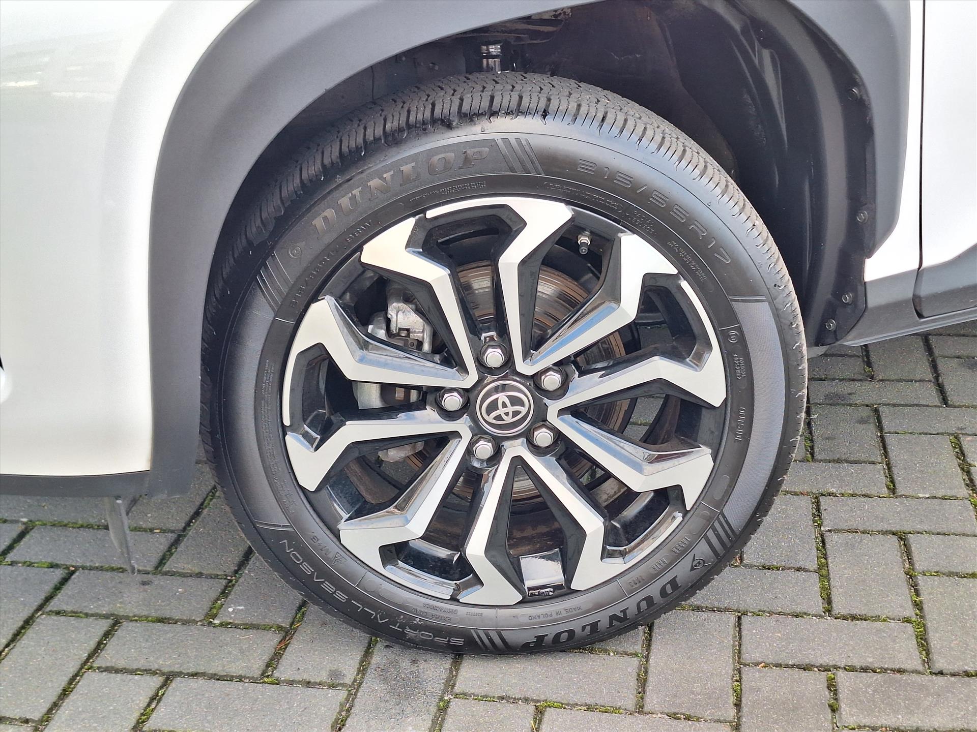 Toyota Yaris Cross 1.5 Hybrid Dynamic plus | Smart Connect, Stoelverwarming, Keyless, 17 inch, Privacy glass, Adaptive cruise control 49688924-4.jpg | Autobedrijf Gielen