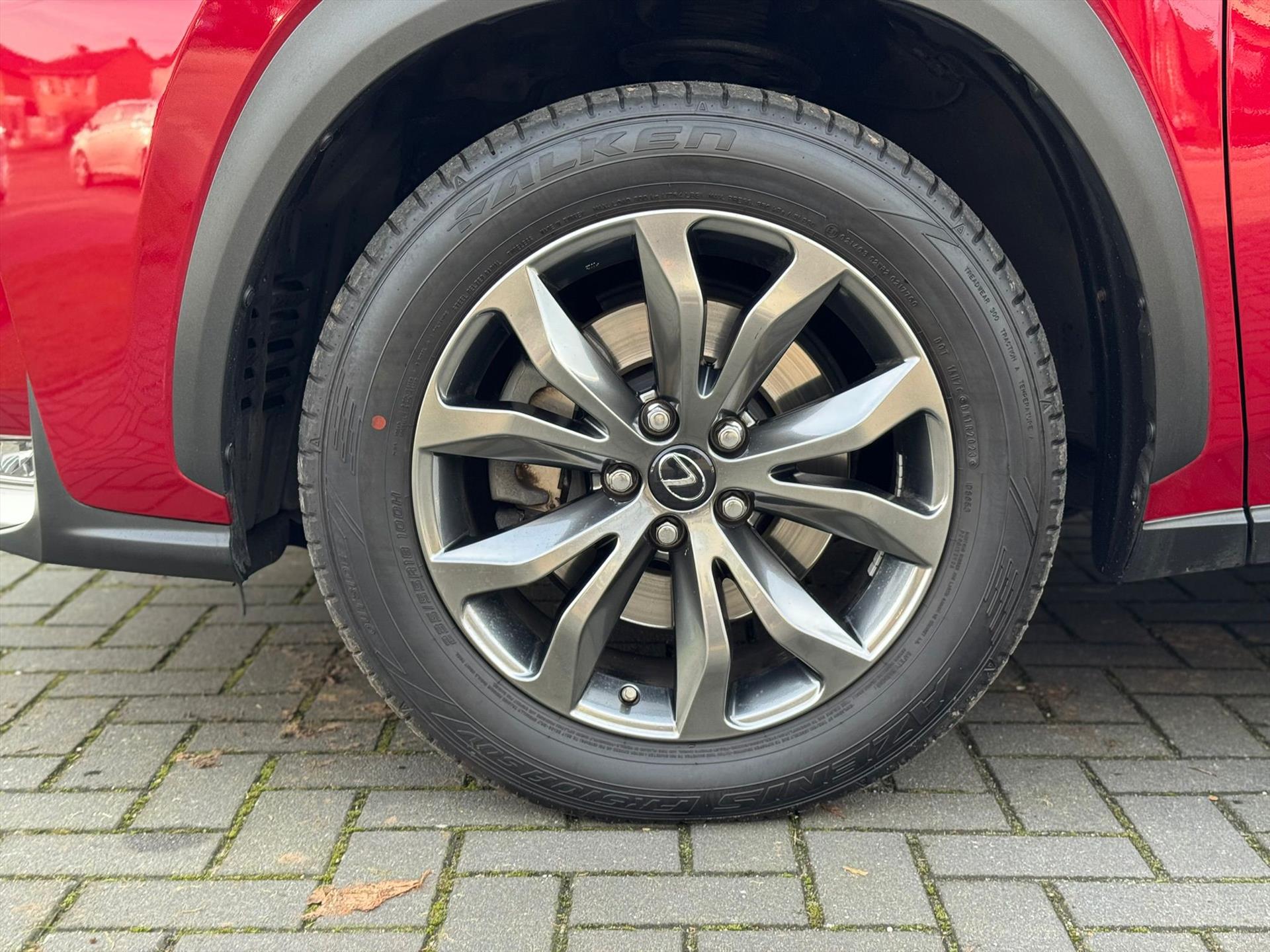 Lexus NX 300h AWD F Sport Line | Head up display, Stoelverwarming, Leer, Parkeersensoren, Keyless, Elektrische achterklep, Weinig KM! 49689111-2.jpg | Autobedrijf Gielen