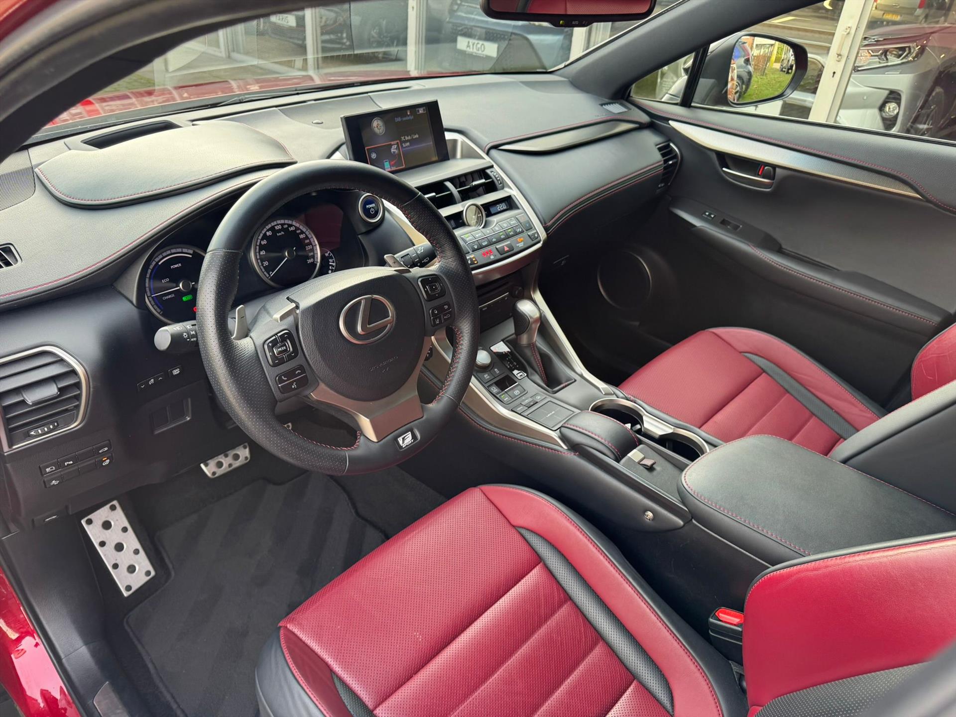 Lexus NX 300h AWD F Sport Line | Head up display, Stoelverwarming, Leer, Parkeersensoren, Keyless, Elektrische achterklep, Weinig KM! 49689111-3.jpg | Autobedrijf Gielen