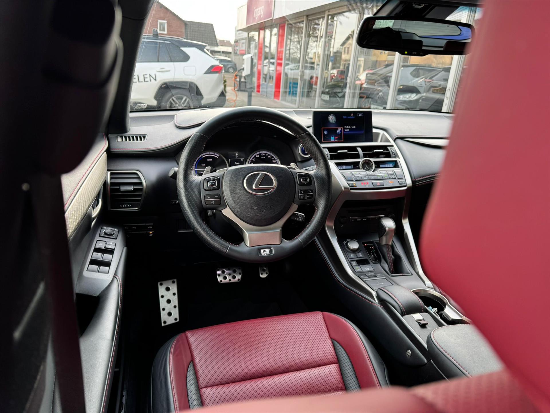 Lexus NX 300h AWD F Sport Line | Head up display, Stoelverwarming, Leer, Parkeersensoren, Keyless, Elektrische achterklep, Weinig KM! 49689111-4.jpg | Autobedrijf Gielen