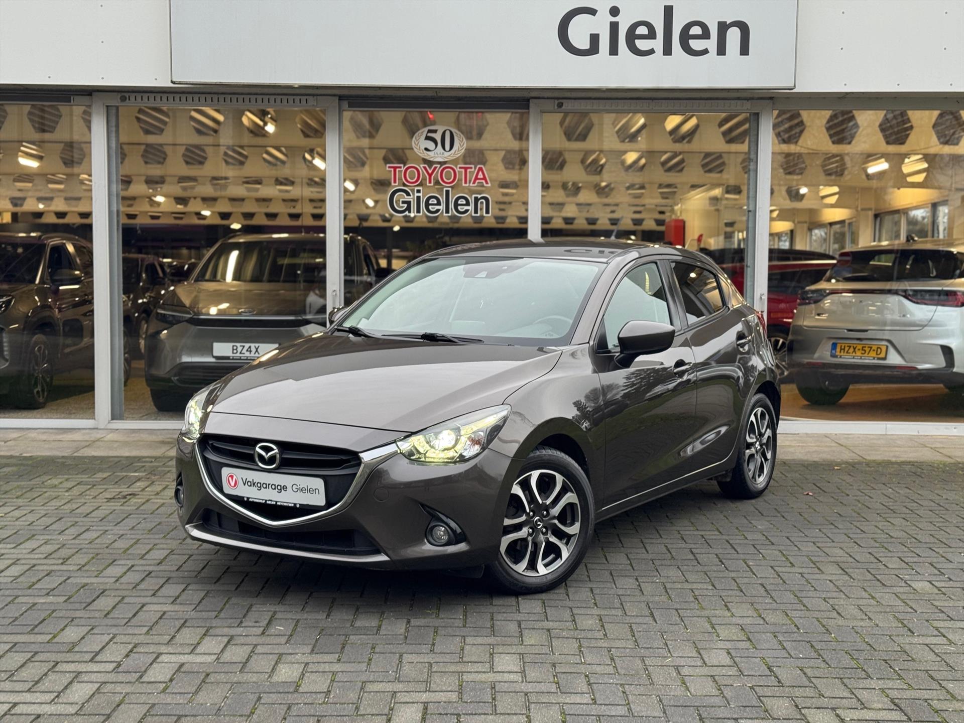 Mazda 2 1.5 SKYACTIV-G 90PK TS+ | Navigatie, Parkeersensoren, 16 inch, Climate control, Cruise control, Stoelverwarming 49756199-0.jpg | Autobedrijf Gielen