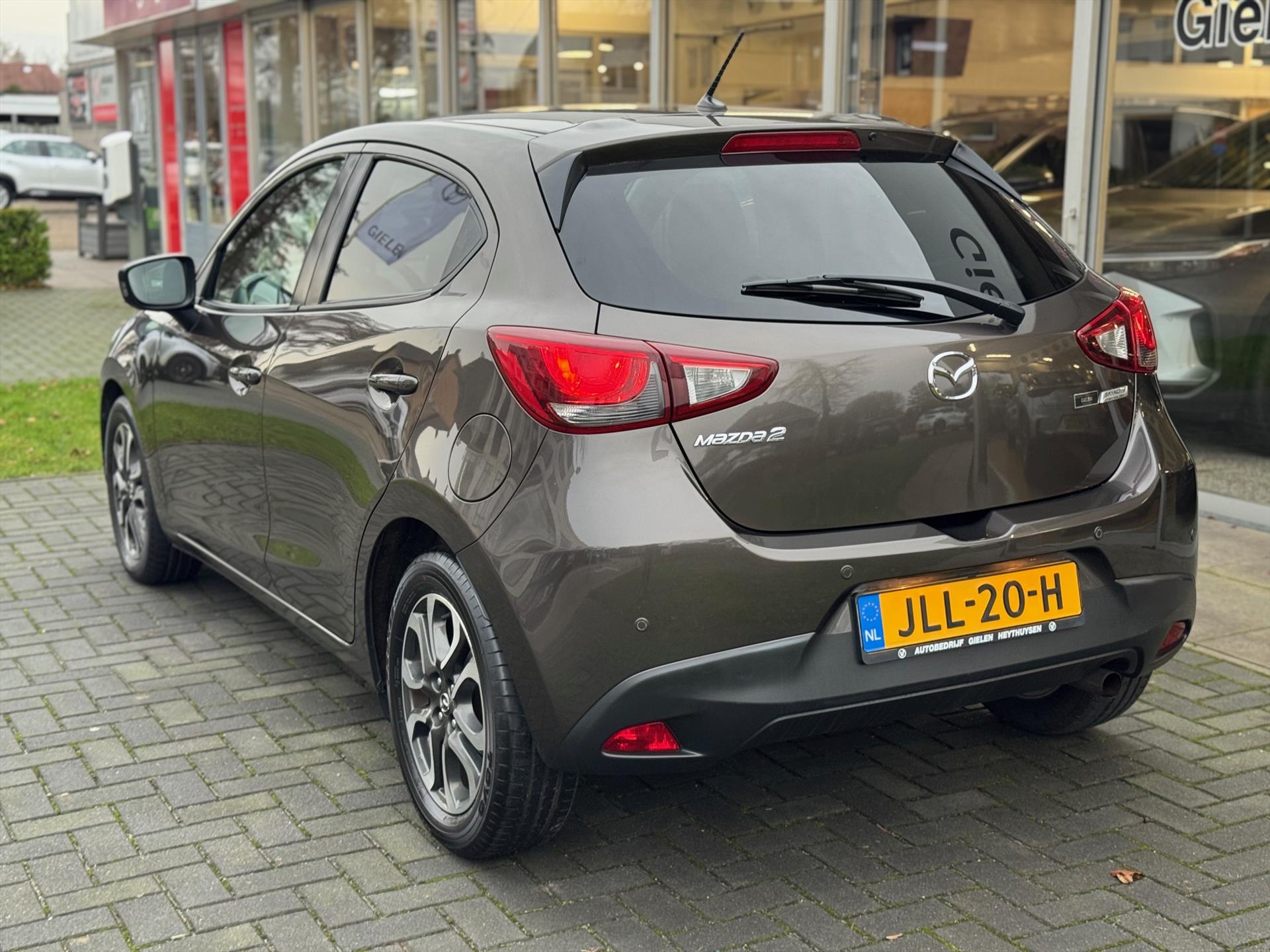 Mazda 2 1.5 SKYACTIV-G 90PK TS+ | Navigatie, Parkeersensoren, 16 inch, Climate control, Cruise control, Stoelverwarming 49756199-2.jpg | Autobedrijf Gielen