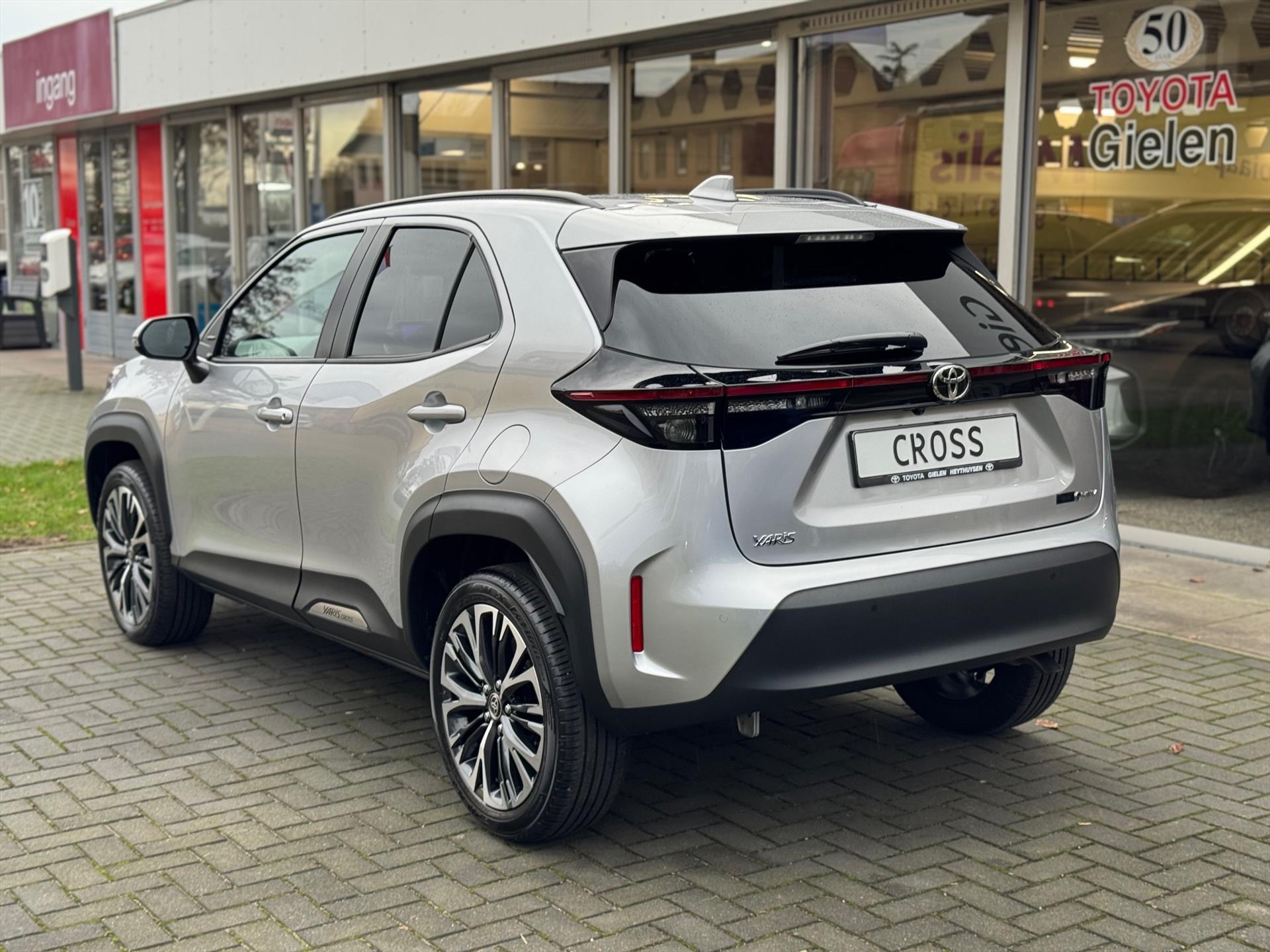 Toyota Yaris Cross 1.5 Hybrid 130pk Executive Limited | Elektrische achterklep, Stoel + Stuurverwarming, 18 inch, Dodehoekherkenning, Parkeersensor 49817167-3.jpg | Autobedrijf Gielen