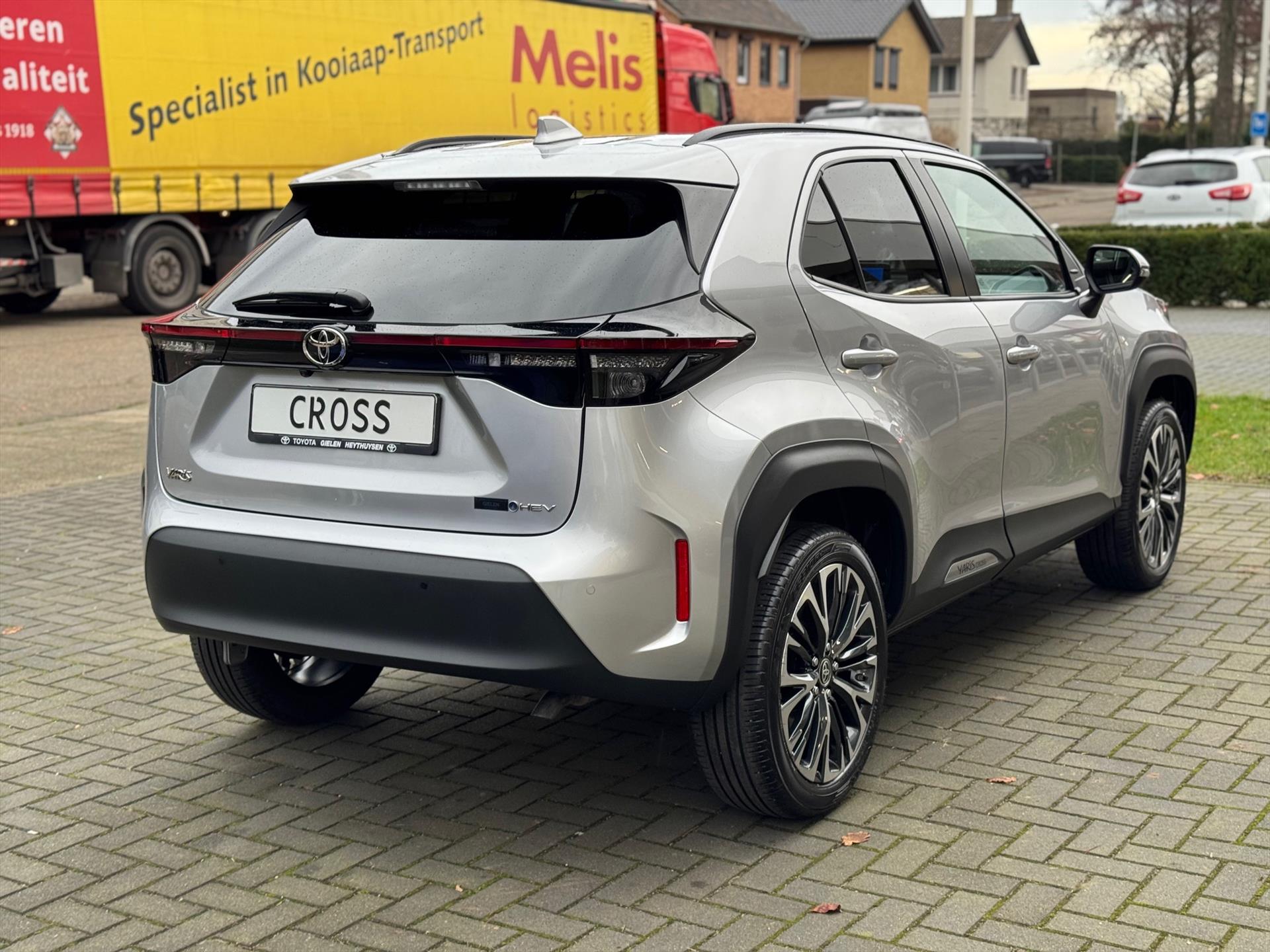 Toyota Yaris Cross 1.5 Hybrid 130pk Executive Limited | Elektrische achterklep, Stoel + Stuurverwarming, 18 inch, Dodehoekherkenning, Parkeersensor 49817167-4.jpg | Autobedrijf Gielen