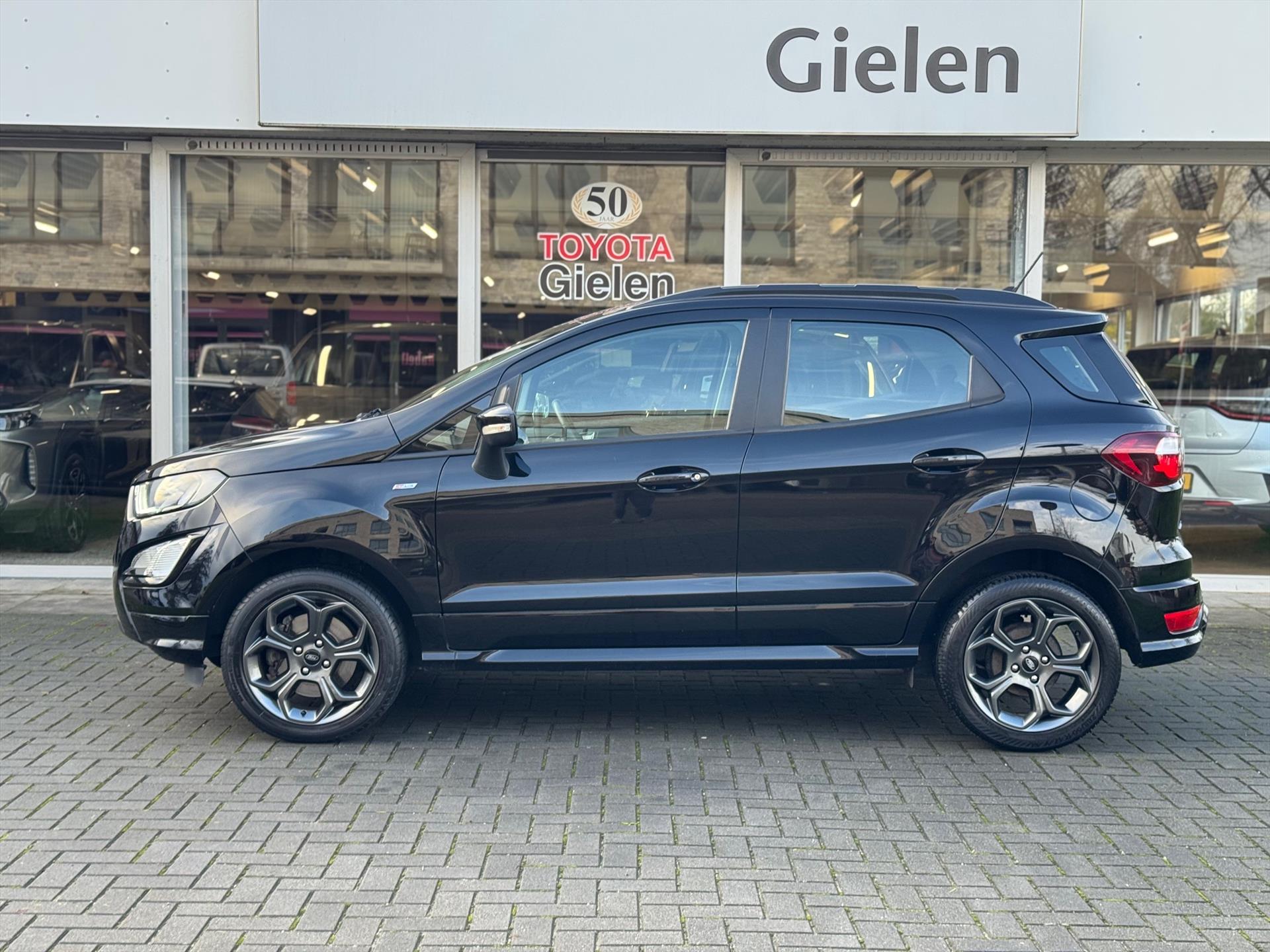 Ford EcoSport 1.0 EcoBoost 125pk ST-Line Black | Winter-pack, Apple CarPlay/Android Auto, Keyless, Parkeersensoren, Navigatie, Fijne instap! 49838123-1.jpg | Autobedrijf Gielen