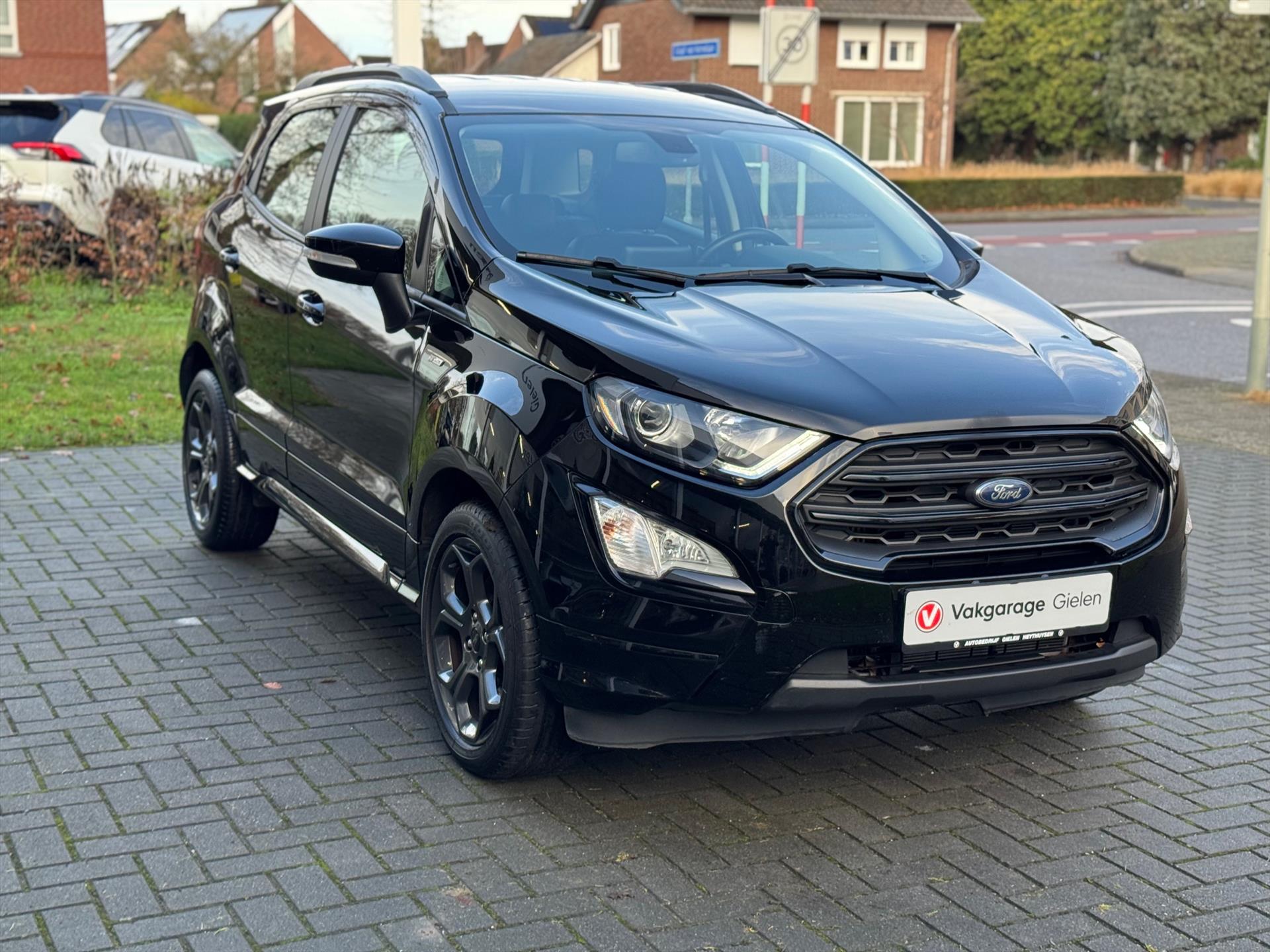 Ford EcoSport 1.0 EcoBoost 125pk ST-Line Black | Winter-pack, Apple CarPlay/Android Auto, Keyless, Parkeersensoren, Navigatie, Fijne instap! 49838123-4.jpg | Autobedrijf Gielen