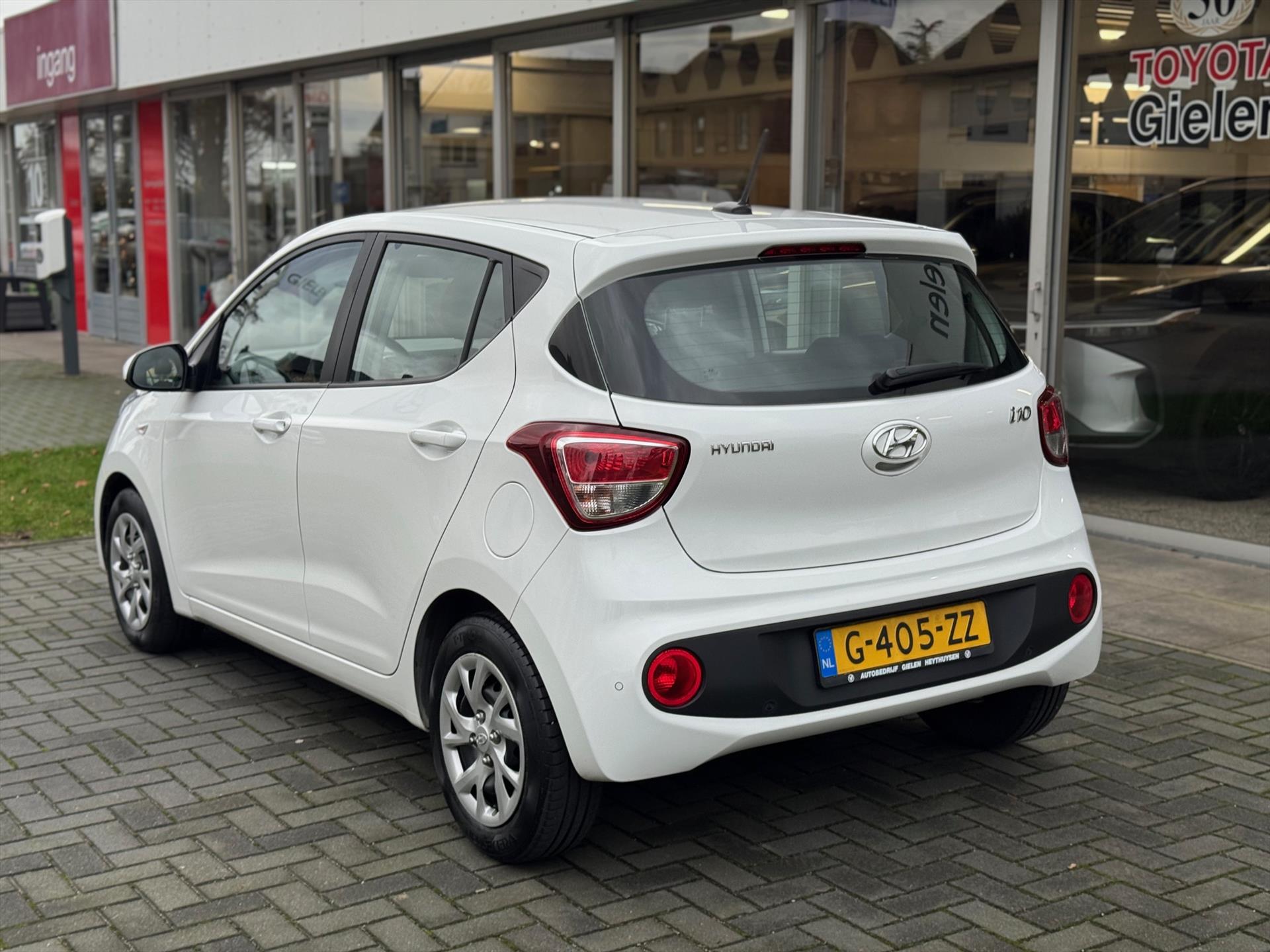Hyundai i10 1.0i 66pk Comfort | Eerste eigenaar, Parkeersensoren, Cruise control, Airconditioning, Navigatie 49847697-2.jpg | Autobedrijf Gielen