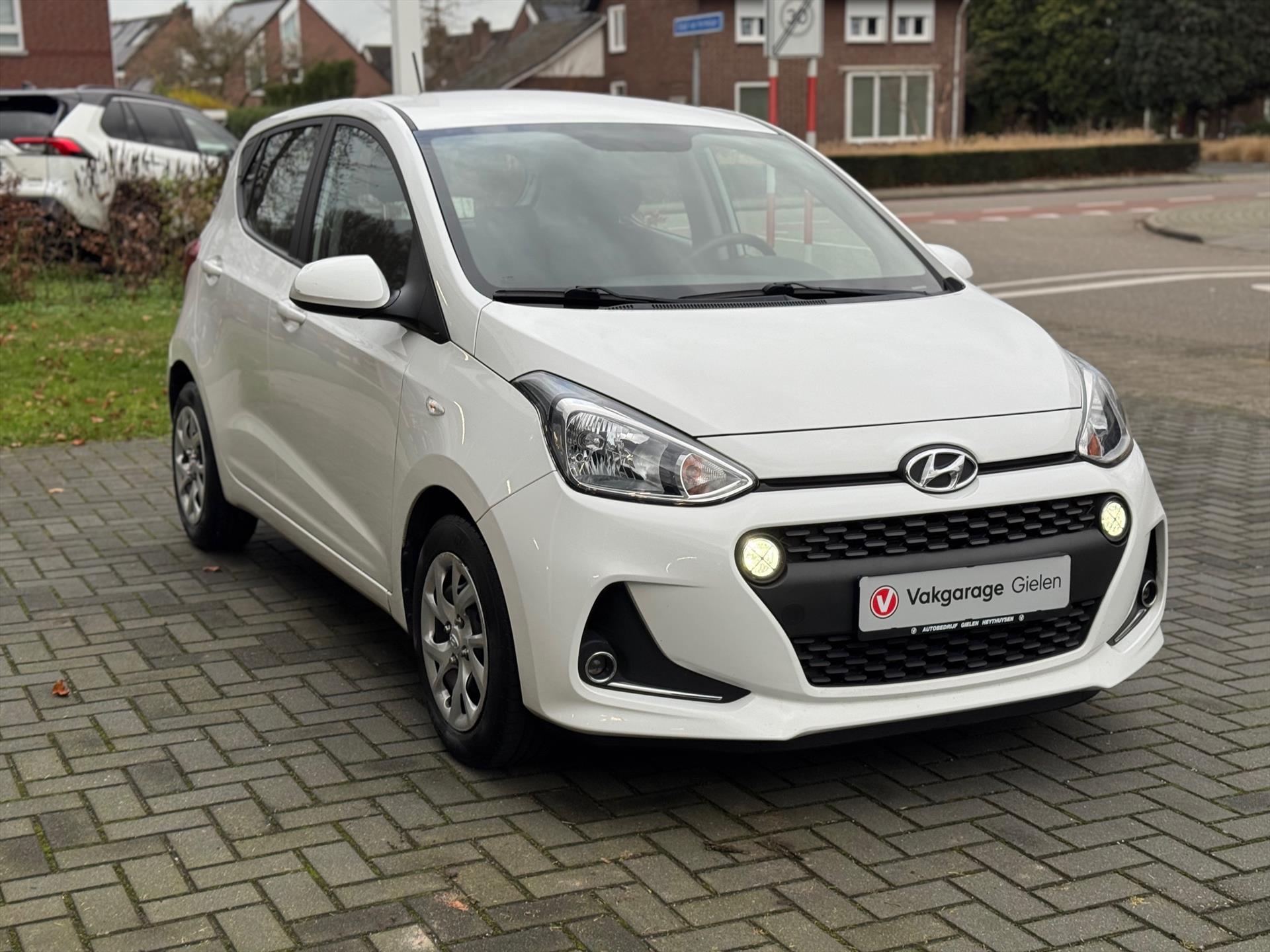 Hyundai i10 1.0i 66pk Comfort | Eerste eigenaar, Parkeersensoren, Cruise control, Airconditioning, Navigatie 49847697-4.jpg | Autobedrijf Gielen