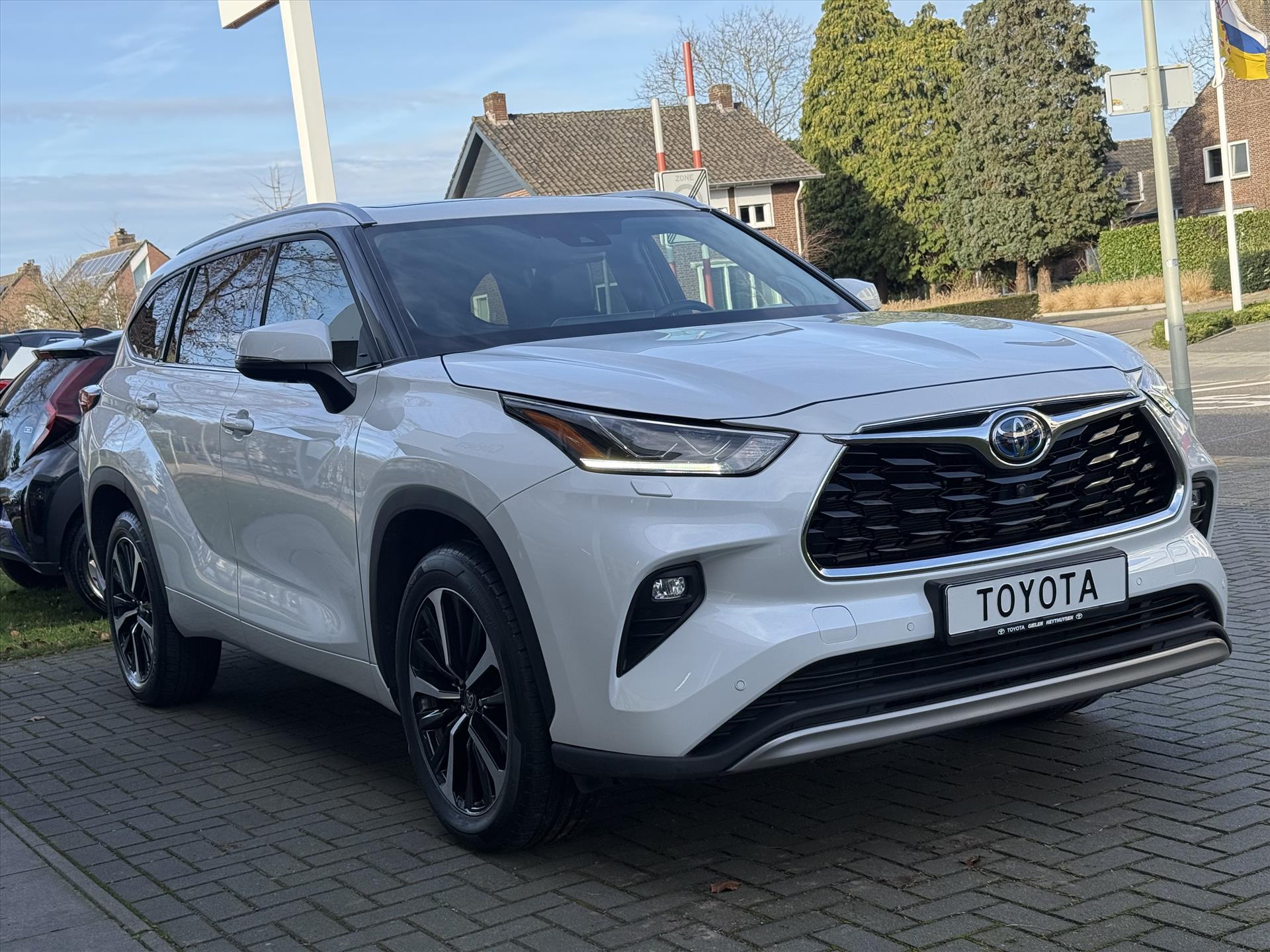 Toyota highlander 2.5 Hybrid AWD Premium | Panoramadak, Head up display, Geheugenfunctie, Stoelventilatie, Leer, 360 Camera, Stuurverwarming 49897418-4.jpg | Autobedrijf Gielen