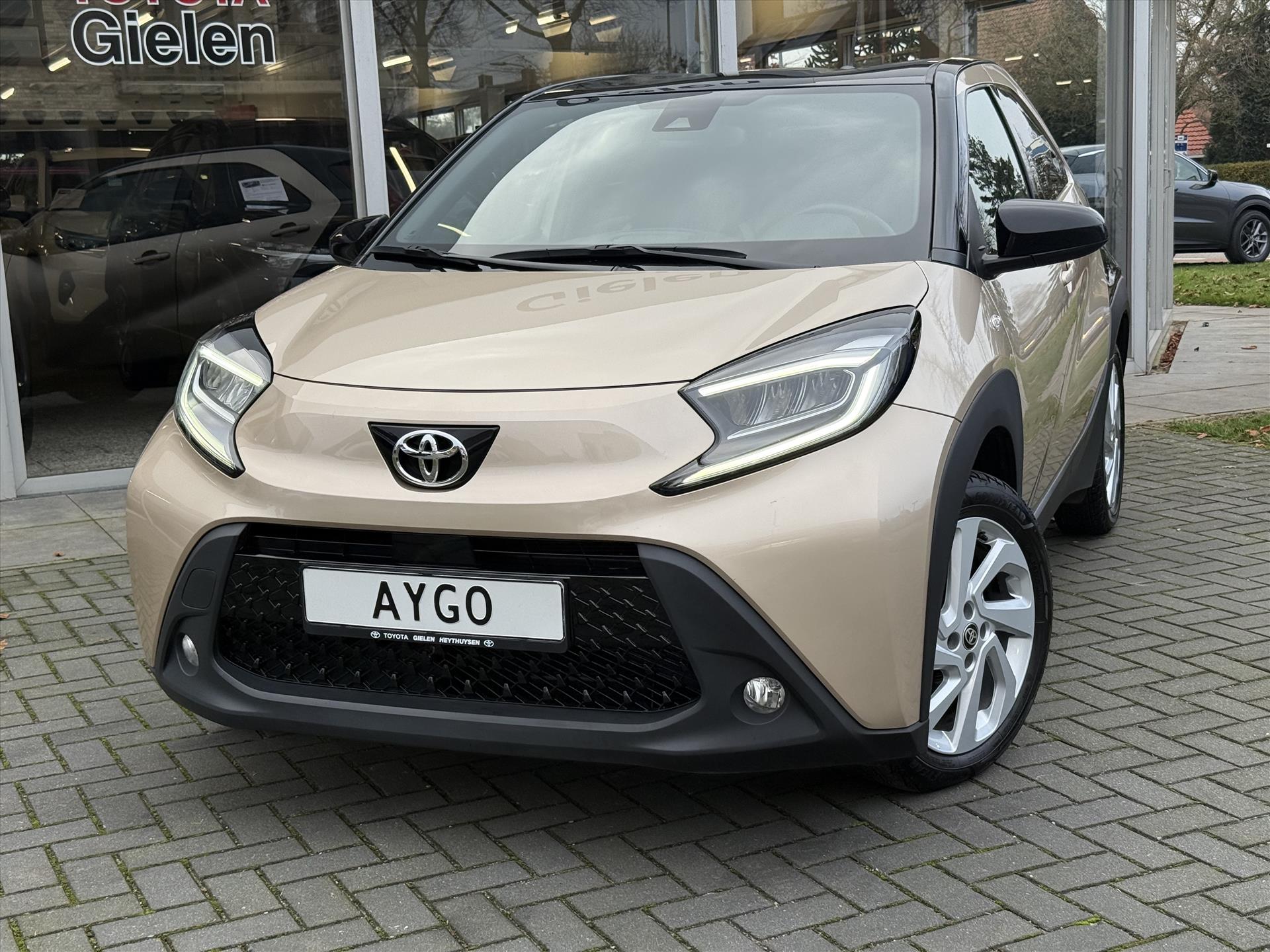 Toyota Aygo X 1.0 VVT-i Pulse Automaat | Stoelverwarming, Apple CarPlay/Android auto, Bi-Tone, Parkeercamera, Lichtmetalen velgen 49897985-2.jpg | Autobedrijf Gielen