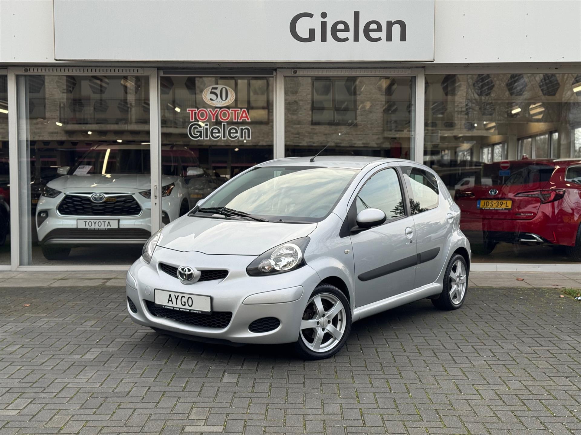 Toyota Aygo 1.0 VVT-I 5DRS Comfort | Eerste eigenaar, Airconditioning, Centrale deurvergendeling, Elektrische ramen, Nieuw geleverd + onderh 49924408-0.jpg | Autobedrijf Gielen