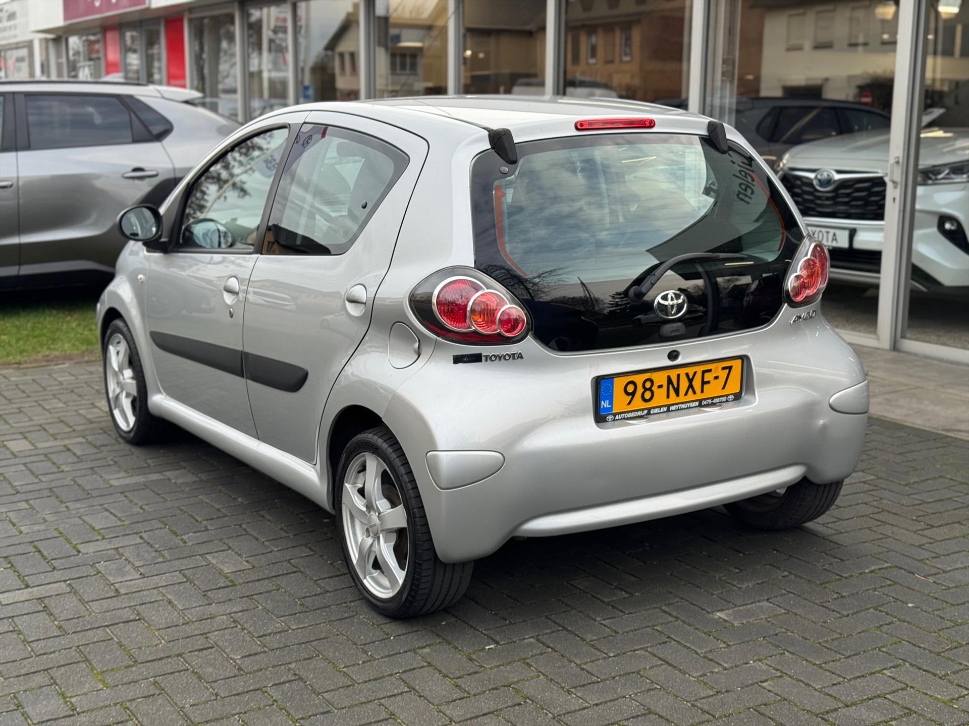Toyota Aygo 1.0 VVT-I 5DRS Comfort | Eerste eigenaar, Airconditioning, Centrale deurvergendeling, Elektrische ramen, Nieuw geleverd + onderh 49924408-3.jpg | Autobedrijf Gielen