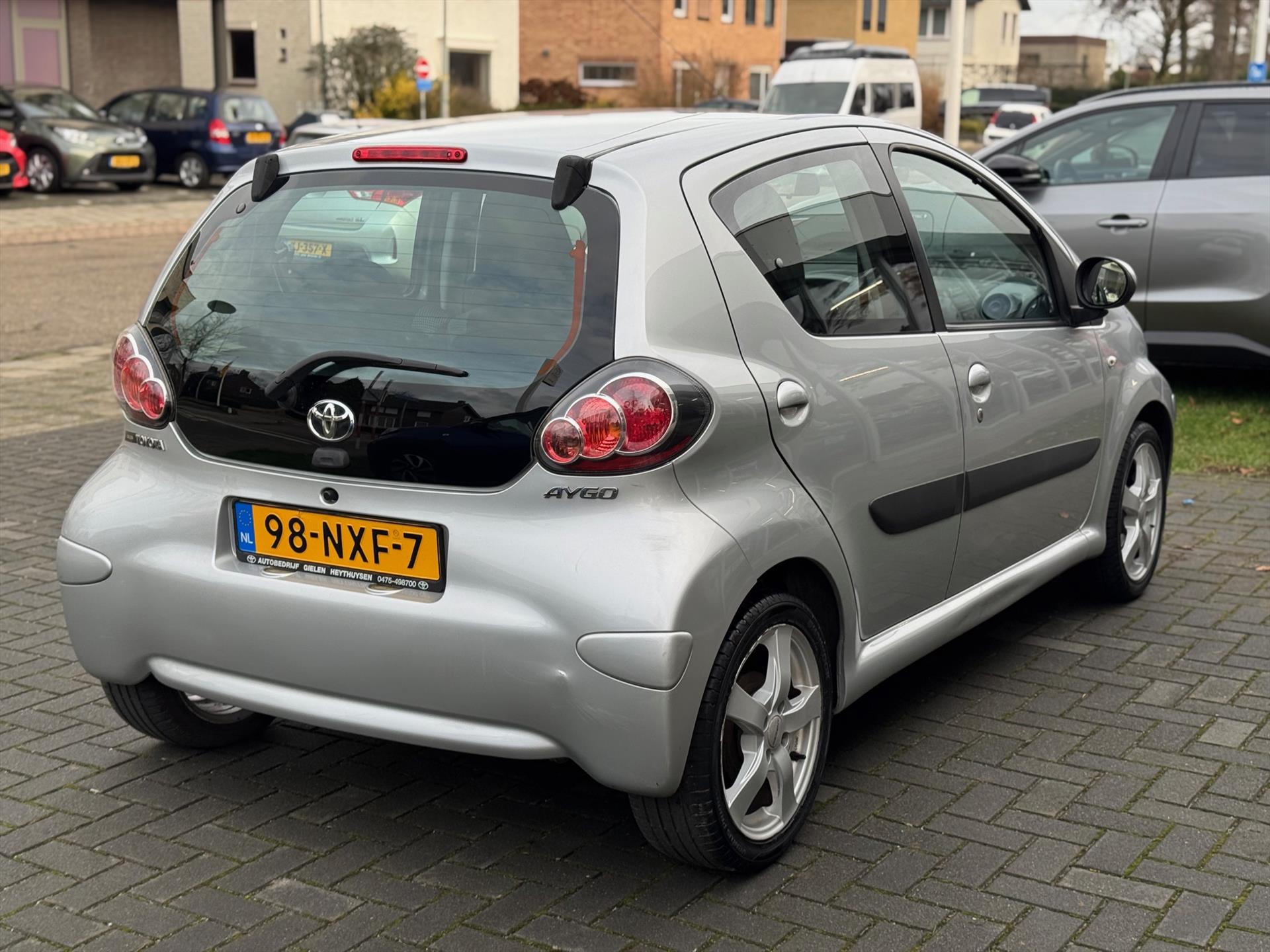 Toyota Aygo 1.0 VVT-I 5DRS Comfort | Eerste eigenaar, Airconditioning, Centrale deurvergendeling, Elektrische ramen, Nieuw geleverd + onderh 49924408-4.jpg | Autobedrijf Gielen