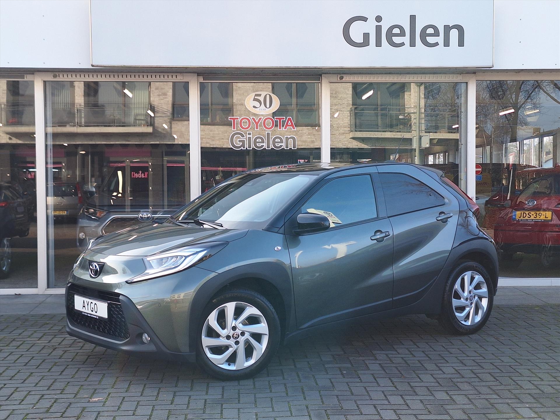 Toyota Aygo X 1.0 VVT-i MT Pulse Premium | Keyless, Stoelverwarming, Startknop, Bi-Tone, Apple CarPlay/Android Auto, Climate control 49947995-0.jpg | Autobedrijf Gielen