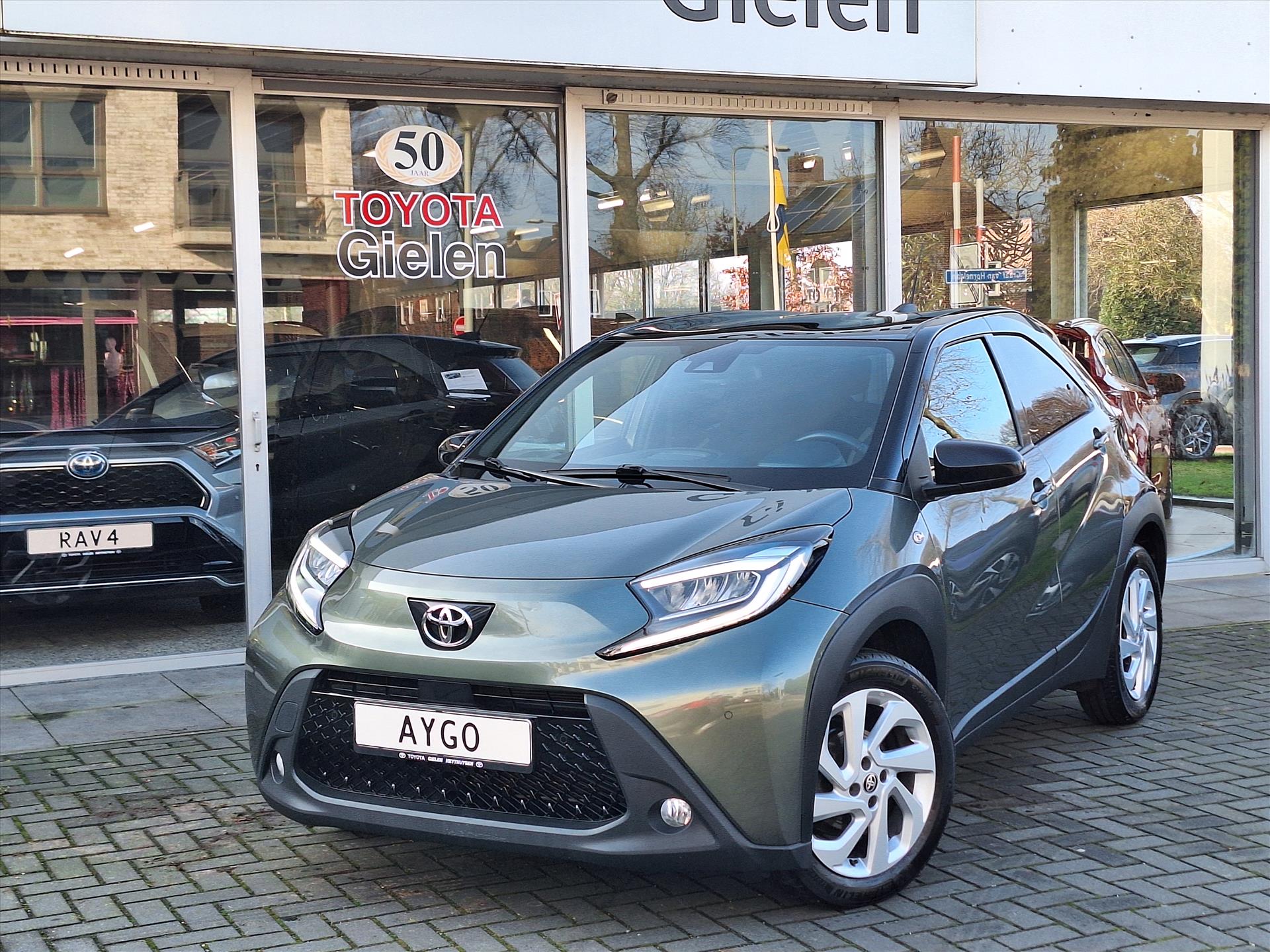 Toyota Aygo X 1.0 VVT-i MT Pulse Premium | Keyless, Stoelverwarming, Startknop, Bi-Tone, Apple CarPlay/Android Auto, Climate control 49947995-2.jpg | Autobedrijf Gielen